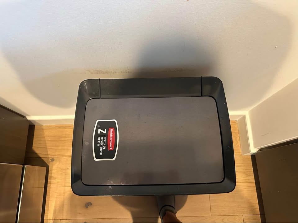 Large Trash Bin - photo 4