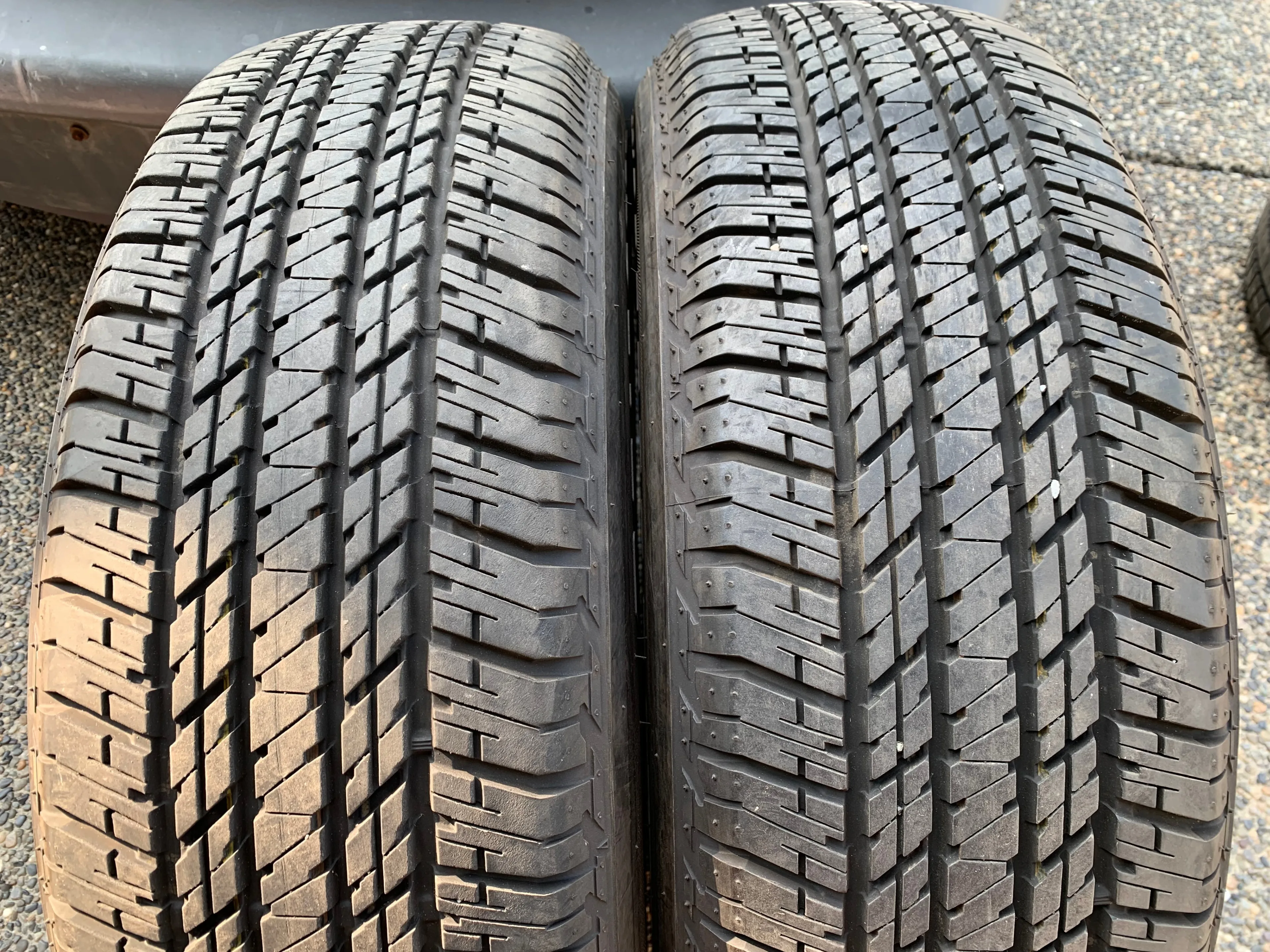 Pair of 245/60/20 M+S bridgestone Dueler HT 684 II wit 90% tread thumbnail