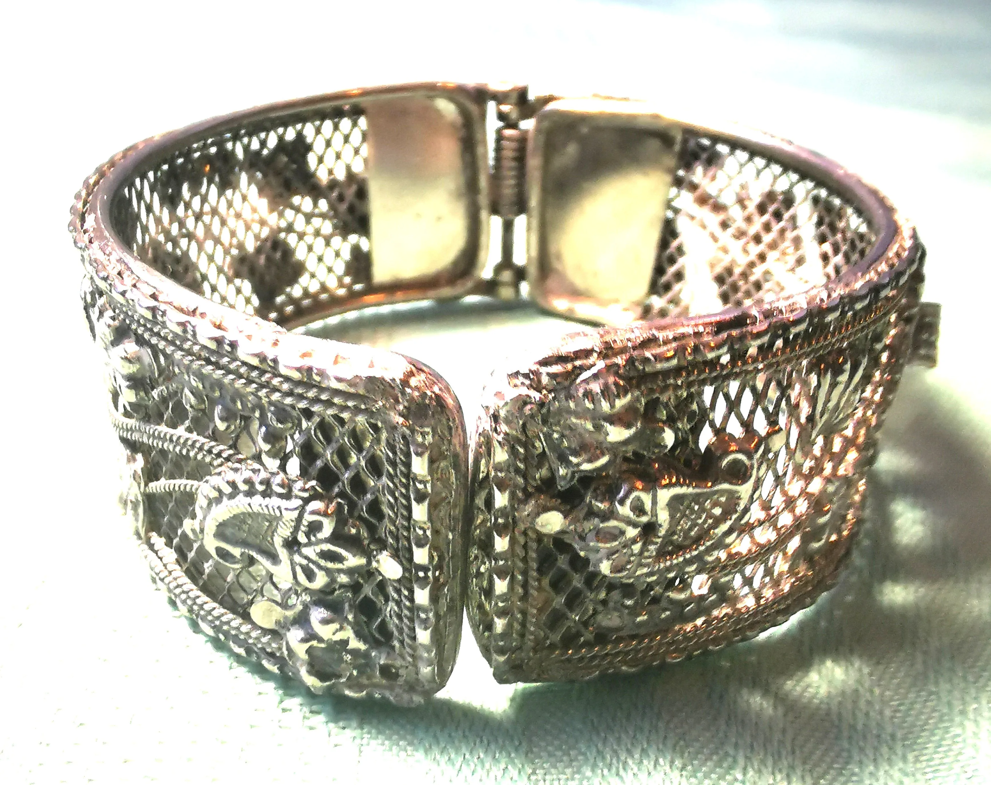Asian Dragon Cuff Bracelet Vintage Intricate - Silver Tone Mesh image indicator(6)