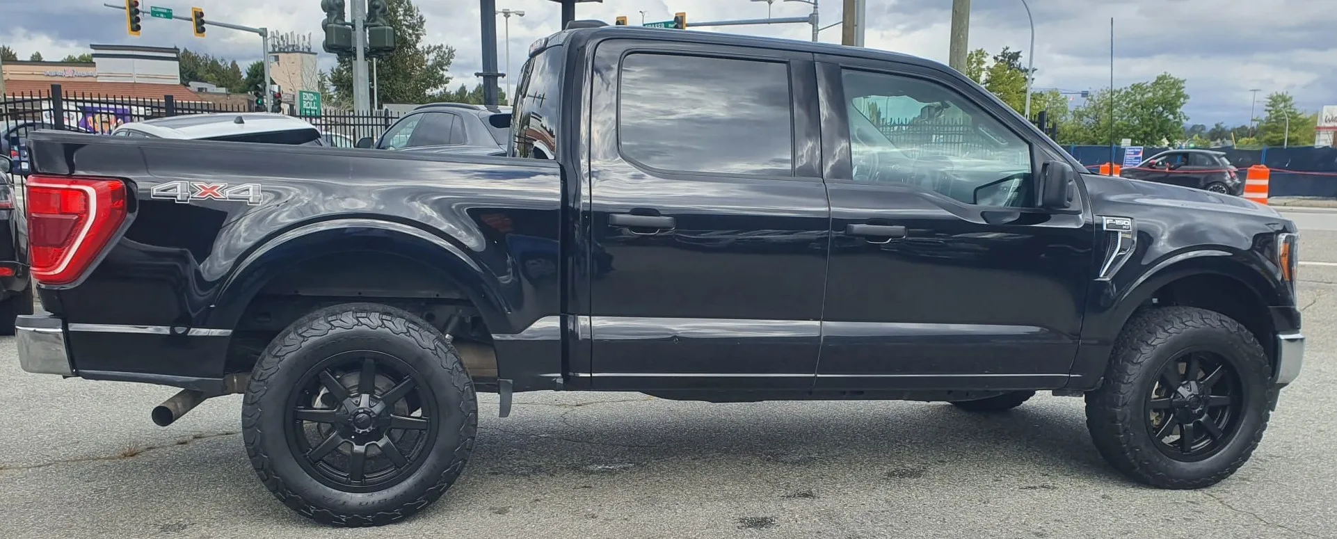 2023 Ford F-150 XLT Supercrew 5.5' Box image indicator(10)