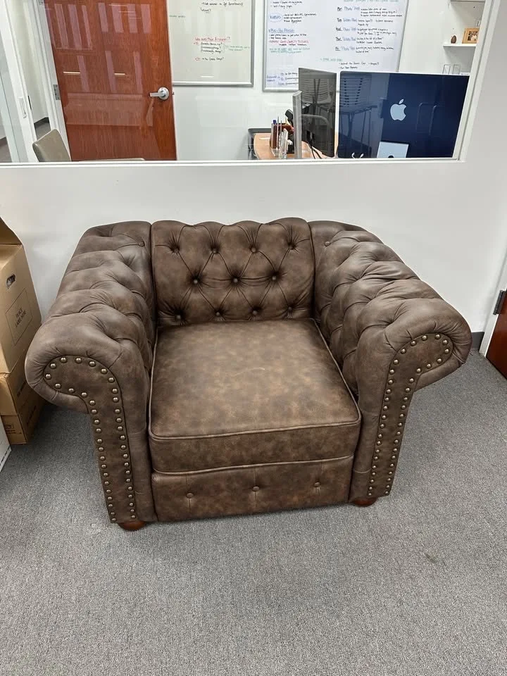 Brown Leather Executive Seat (Local Delivery Available) thumbnail