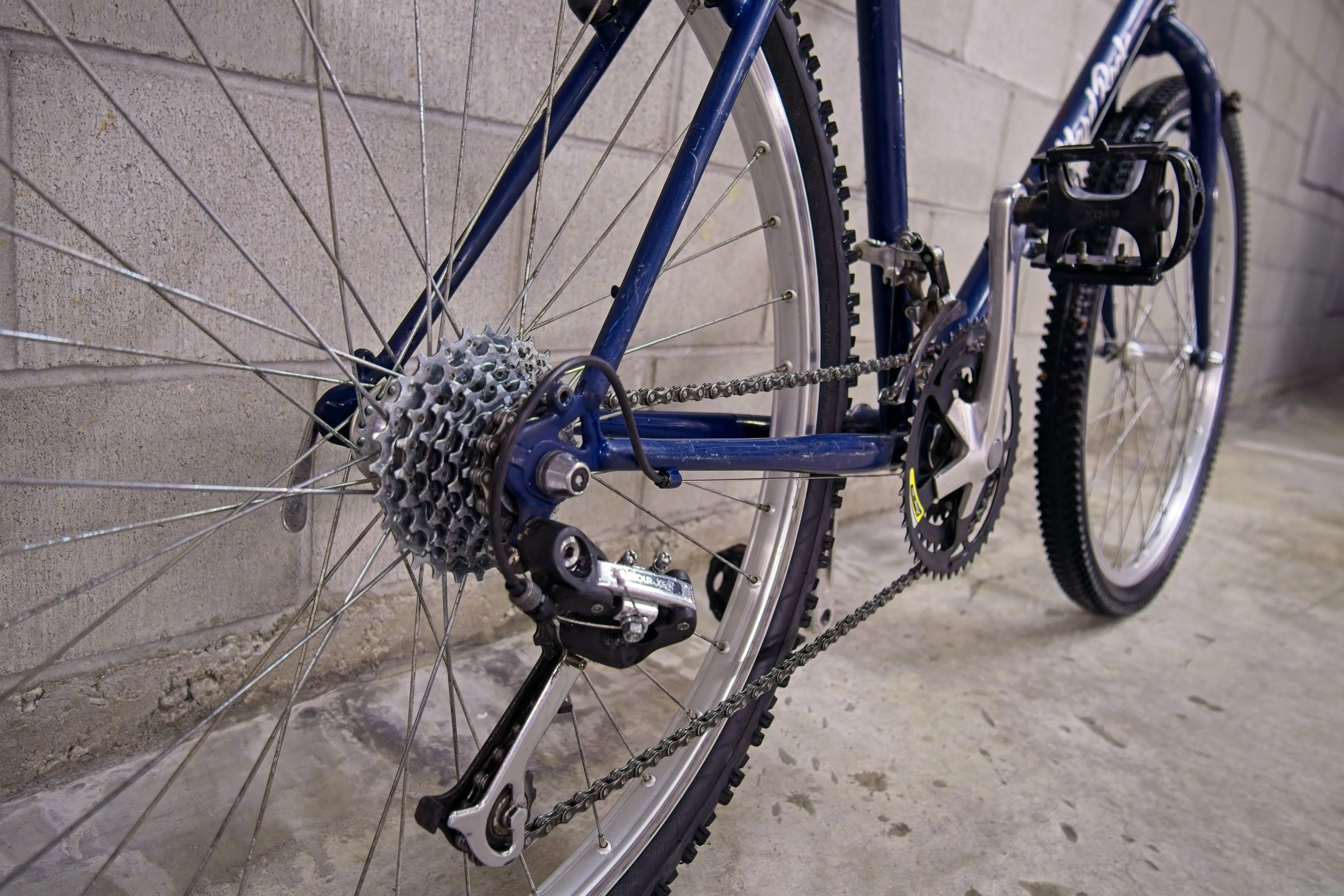 🚲 90s Specialized Hardrock – Great Condition! image indicator(5)