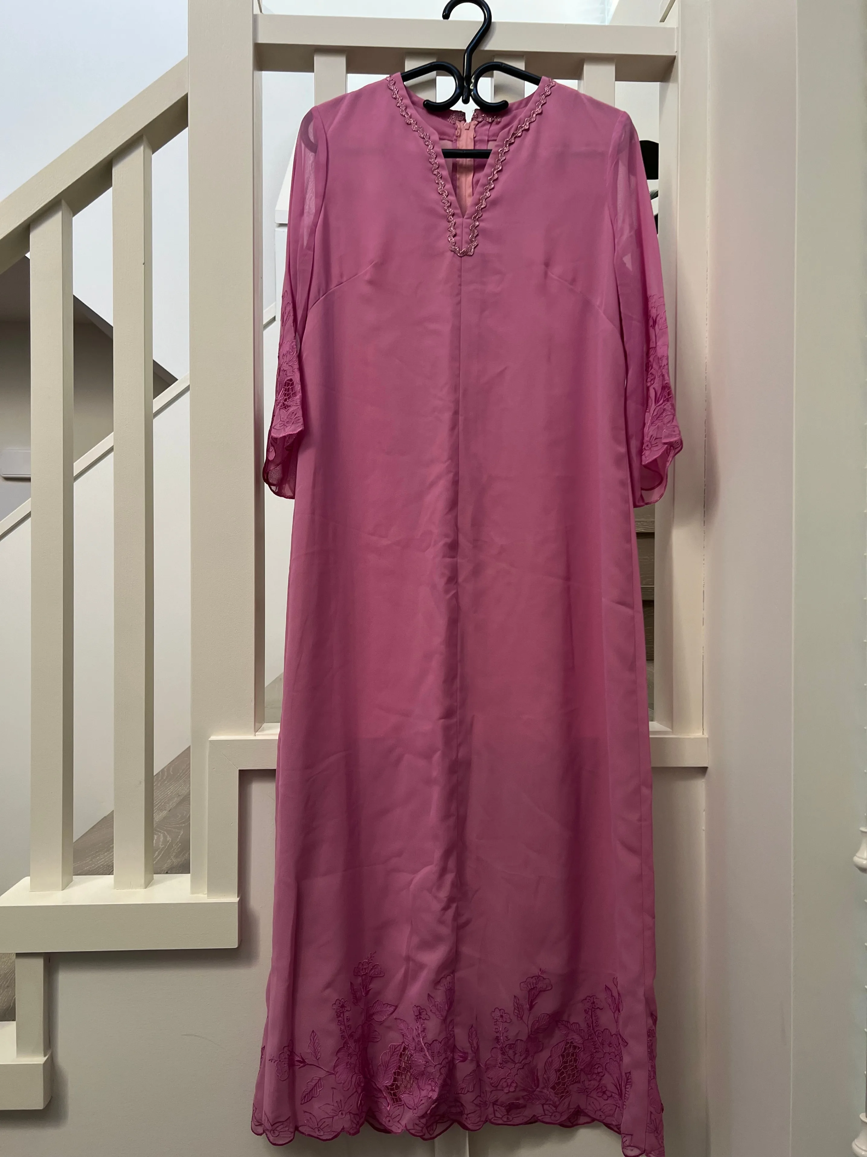 Groovy Kaftan Vintage MCM 1960s Embroidered Rose Dress thumbnail
