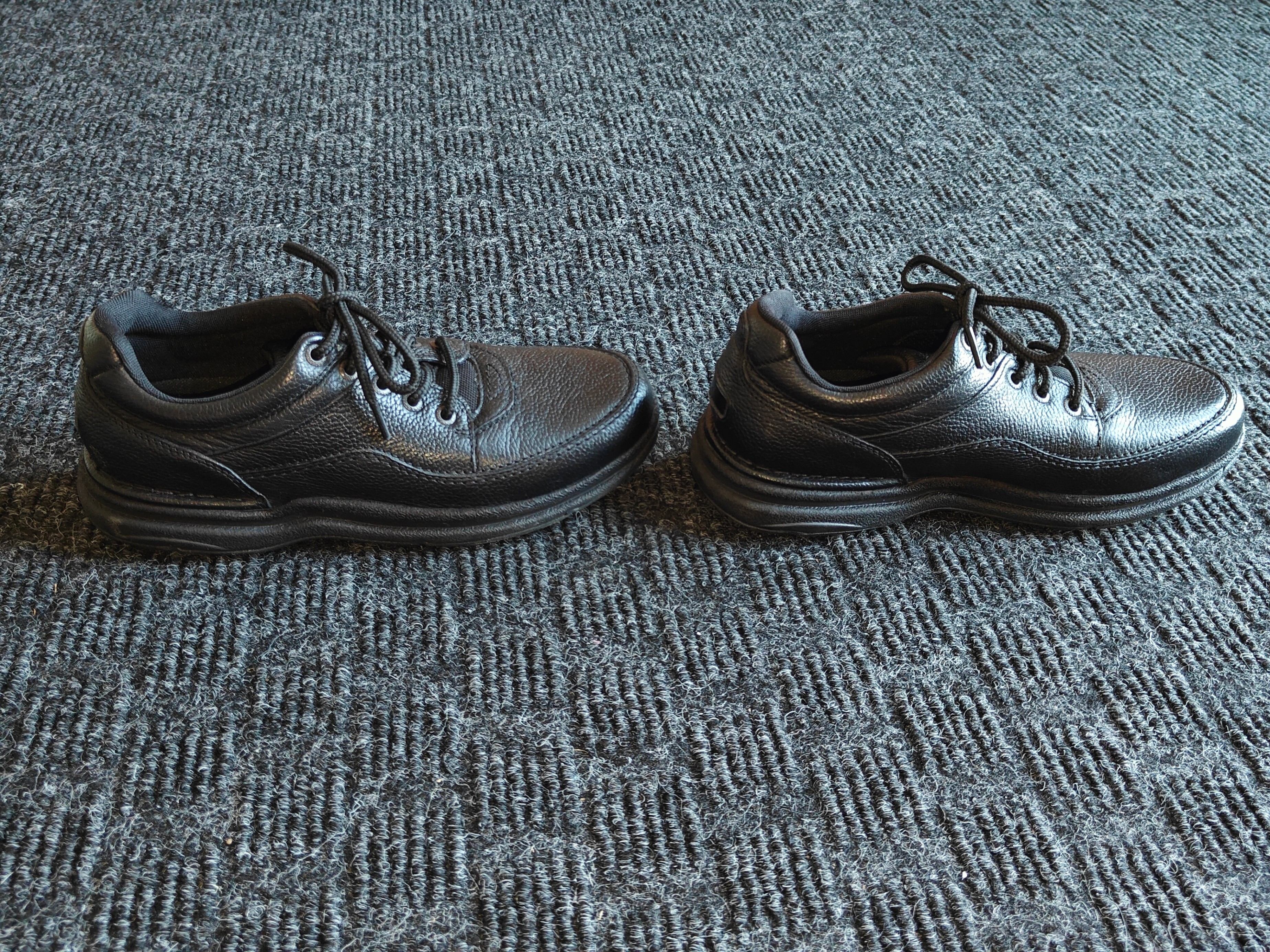 Men's Rockport World Tour Classic Walking Shoes K71185 - Size 8 - photo 5