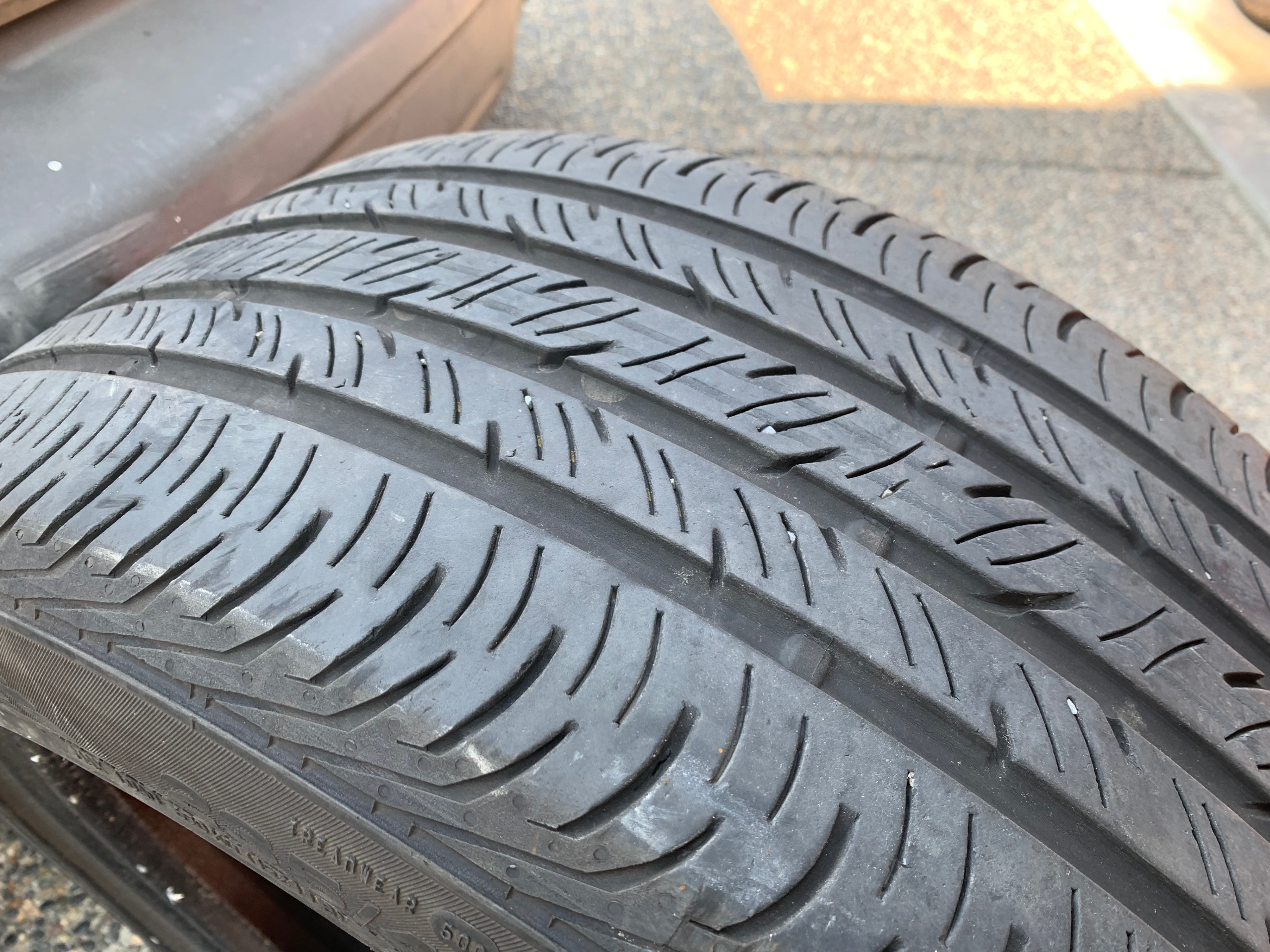 1 X single 235/45/19 M+S Continental conti pro contact 60% tread - photo 4