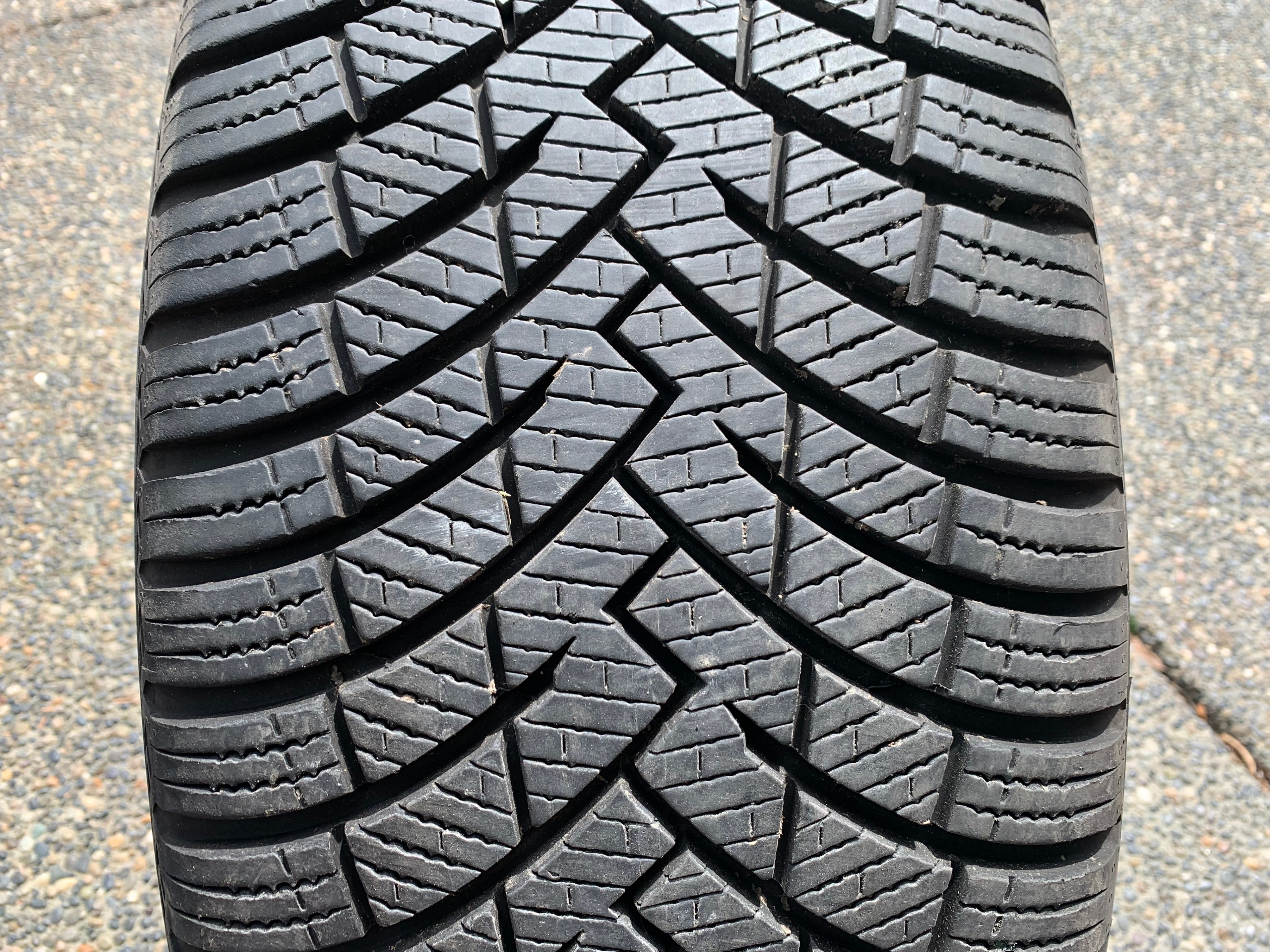 1 X single 245/50/20 Pirelli scorpion weather active Like new - photo 2