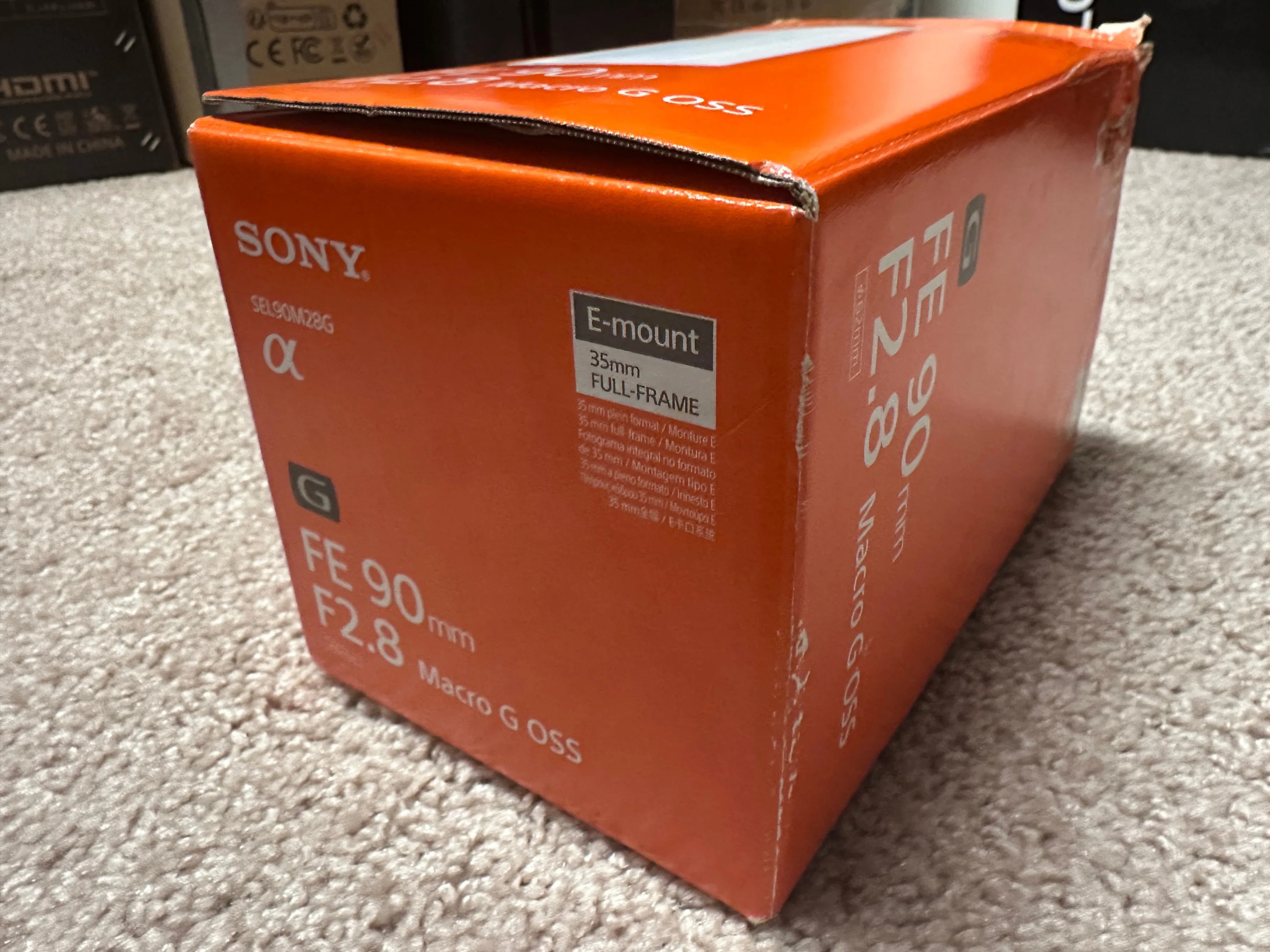 Sony FE 90mm f/2.8 Macro G OSS Lens | SEL90M28G thumbnail