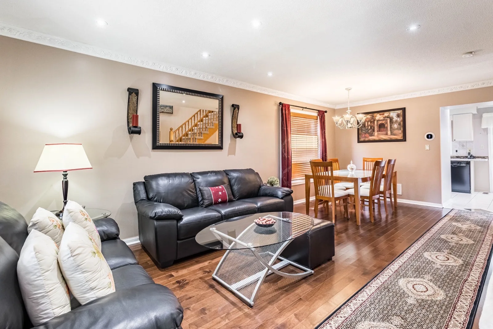 4 Beds 3 Bath Rooms for Rent image indicator(2)