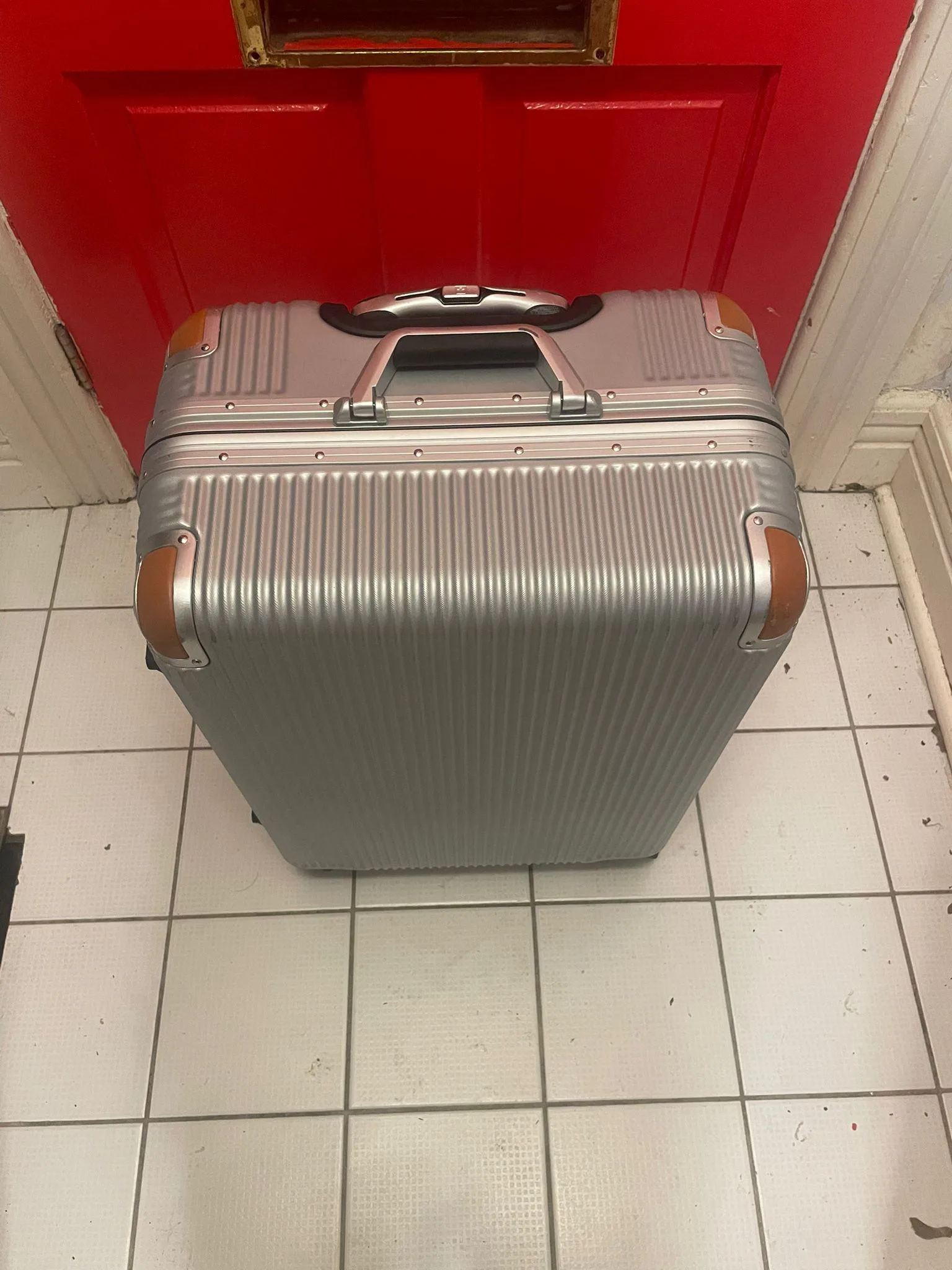Swiss Military Medium-Large Checked Luggage – $30 image indicator(4)