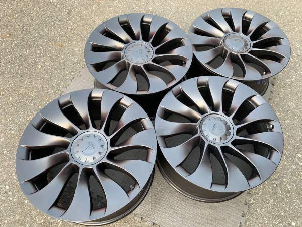 Set of UBERTURBINE 21" TESLA Model Y Performance wheels - photo 2