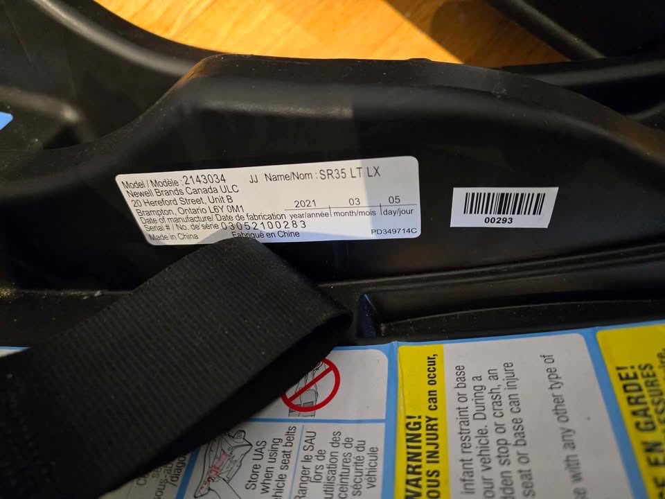 Graco SnugRide 35 Lite LX Infant Car Seat – Gotham Style - photo 2