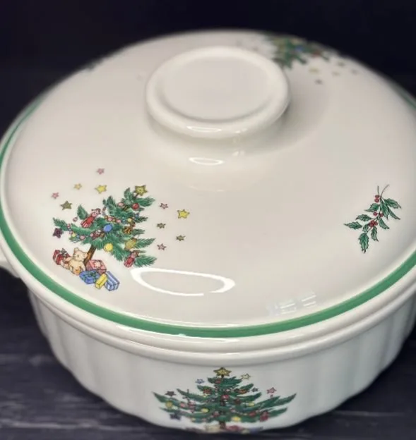 Nikko Happy Holidays Christmas Tree Theme Casserole Dish New image indicator(2)