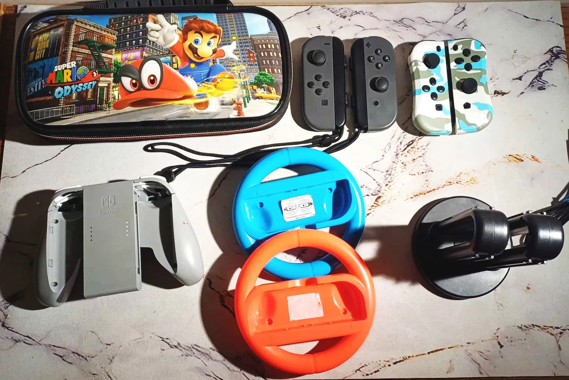 Nintendo Switch Accessories (Joy Cons, Joy Con Grip) thumbnail