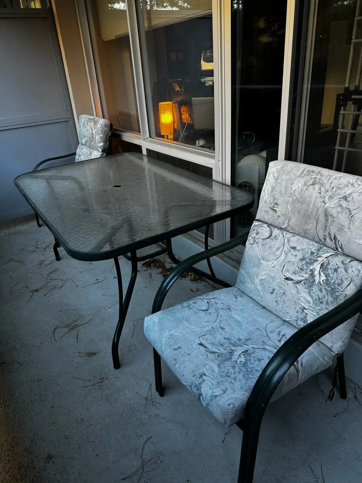 Glass Patio Table with 3 Cushioned Chairs – Great Condition - photo 2