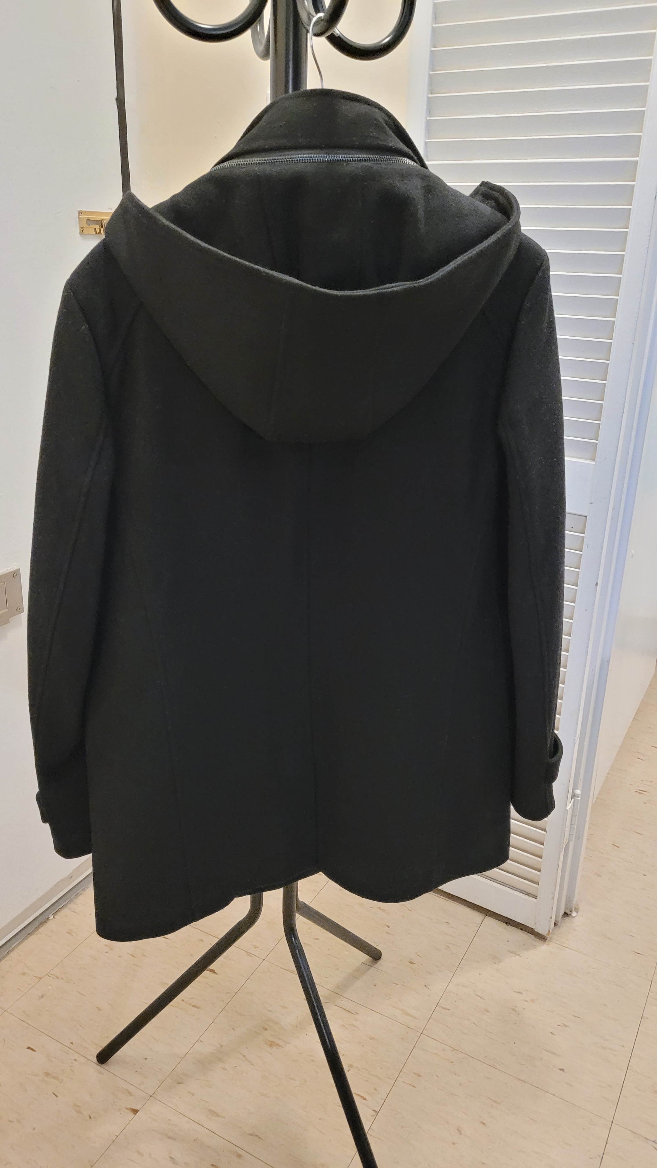 Le Chateau Winter Coat with hoodie size L black - photo 3