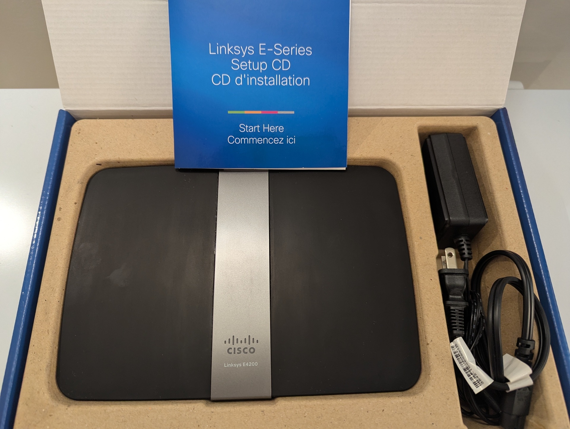 Linksys E4200 Dual-Band N Router - photo 2