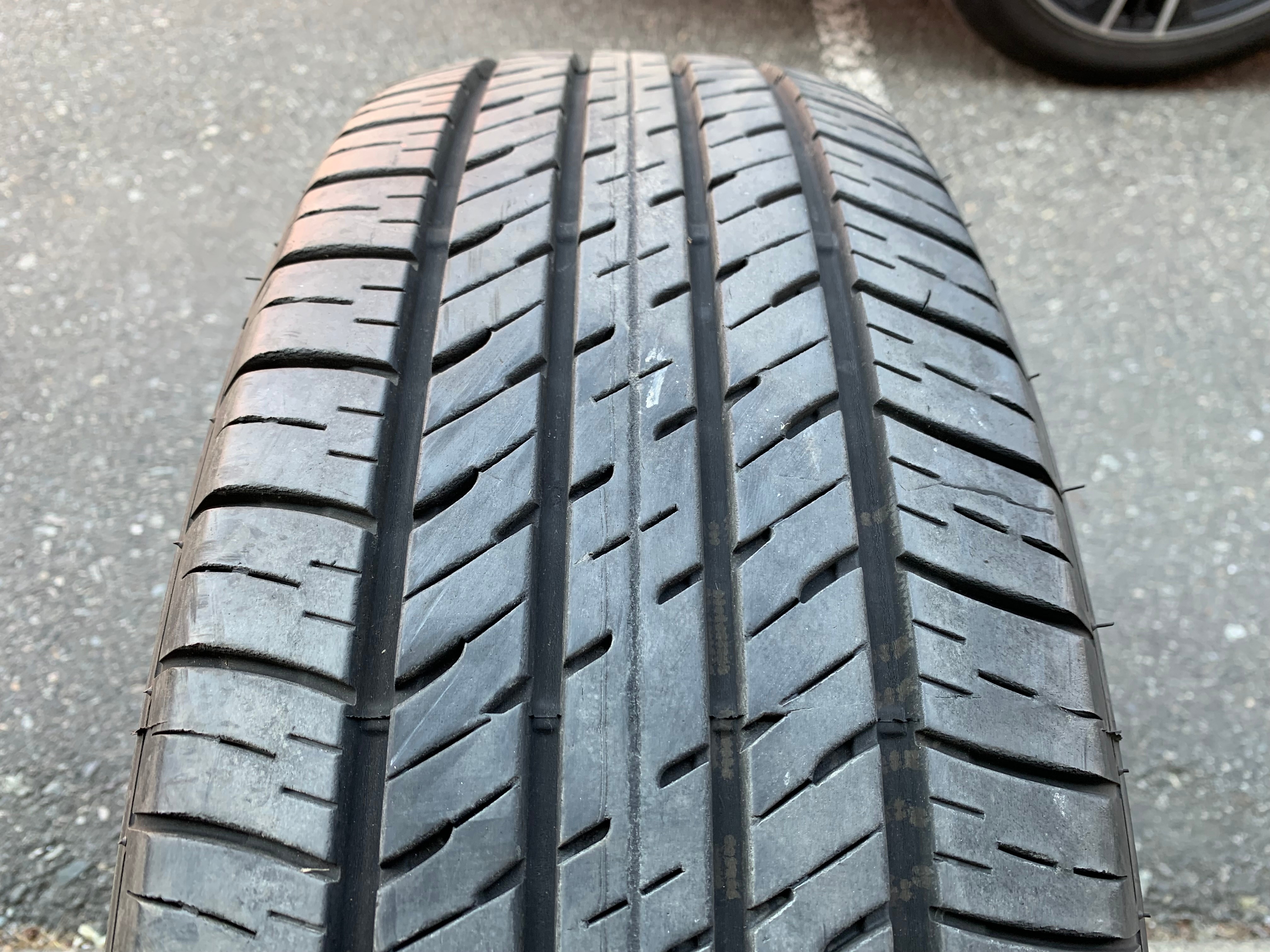 Pair of 215/65/17 Bridgestone Ecopia H/L 422 Plus w good tread - photo 3