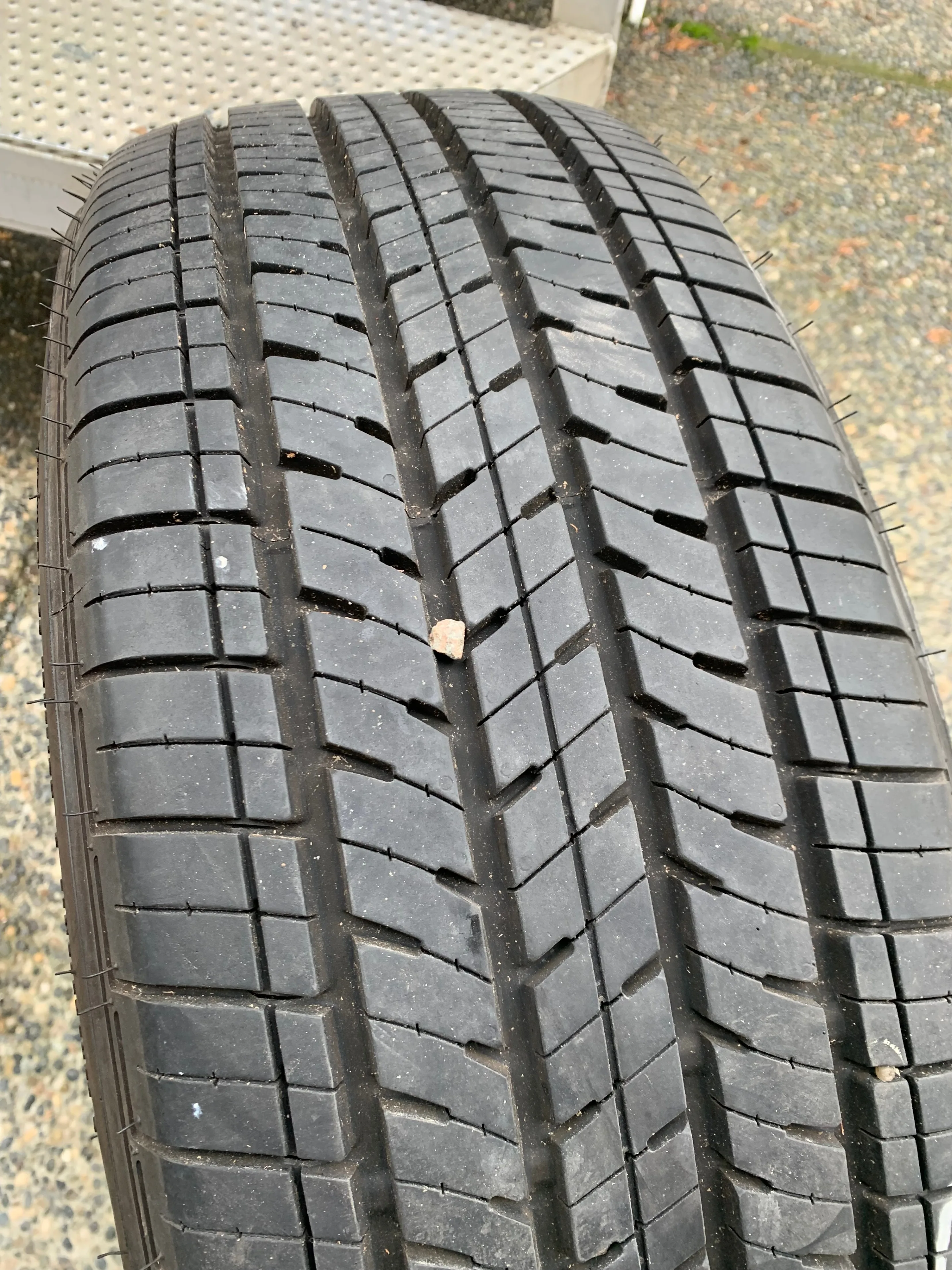 1 x single 235/55/19 Bridgestone Ecopia HL422 Plus 90% tread thumbnail
