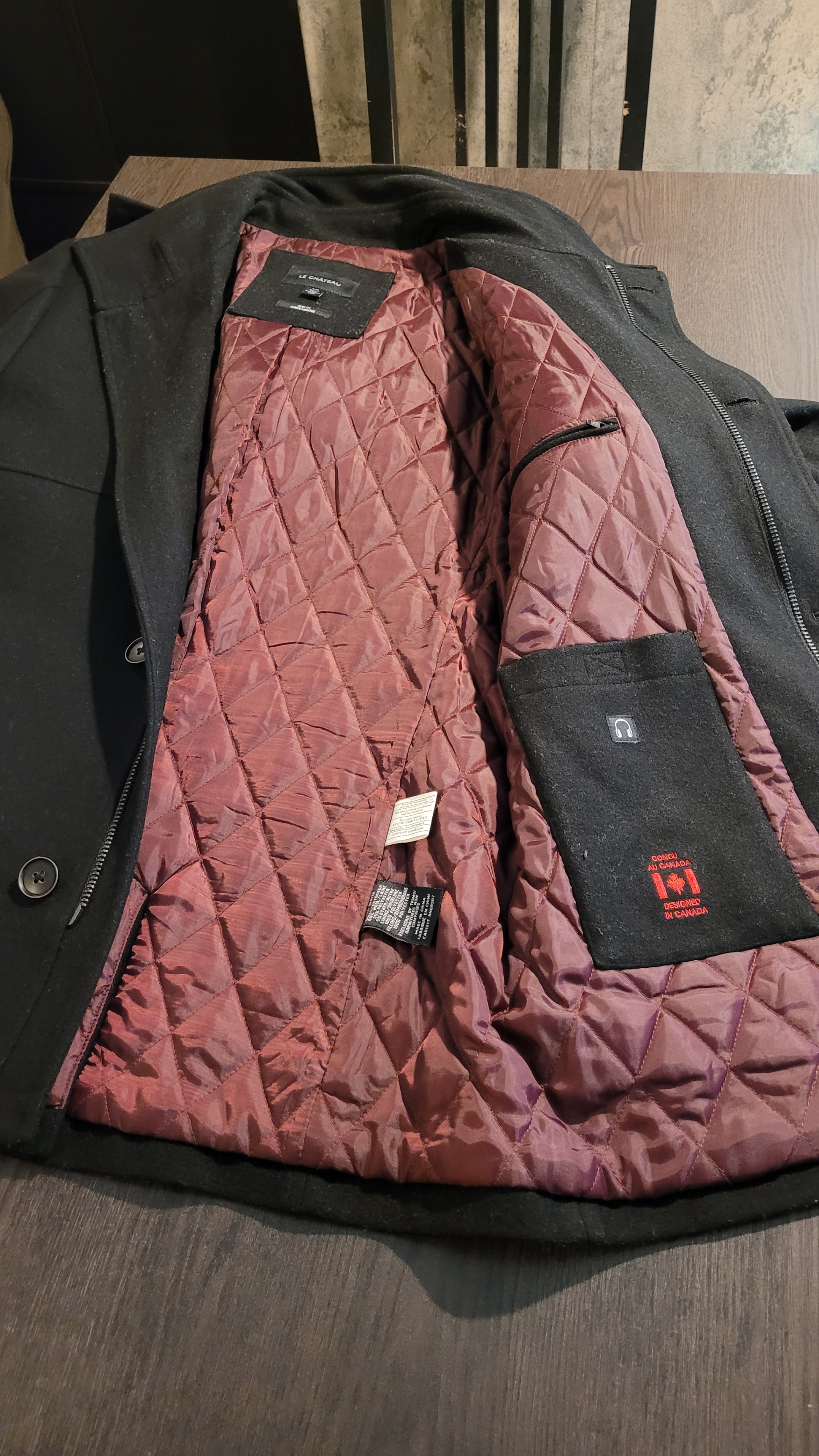 Le Chateau Winter Coat with hoodie size L black - photo 5
