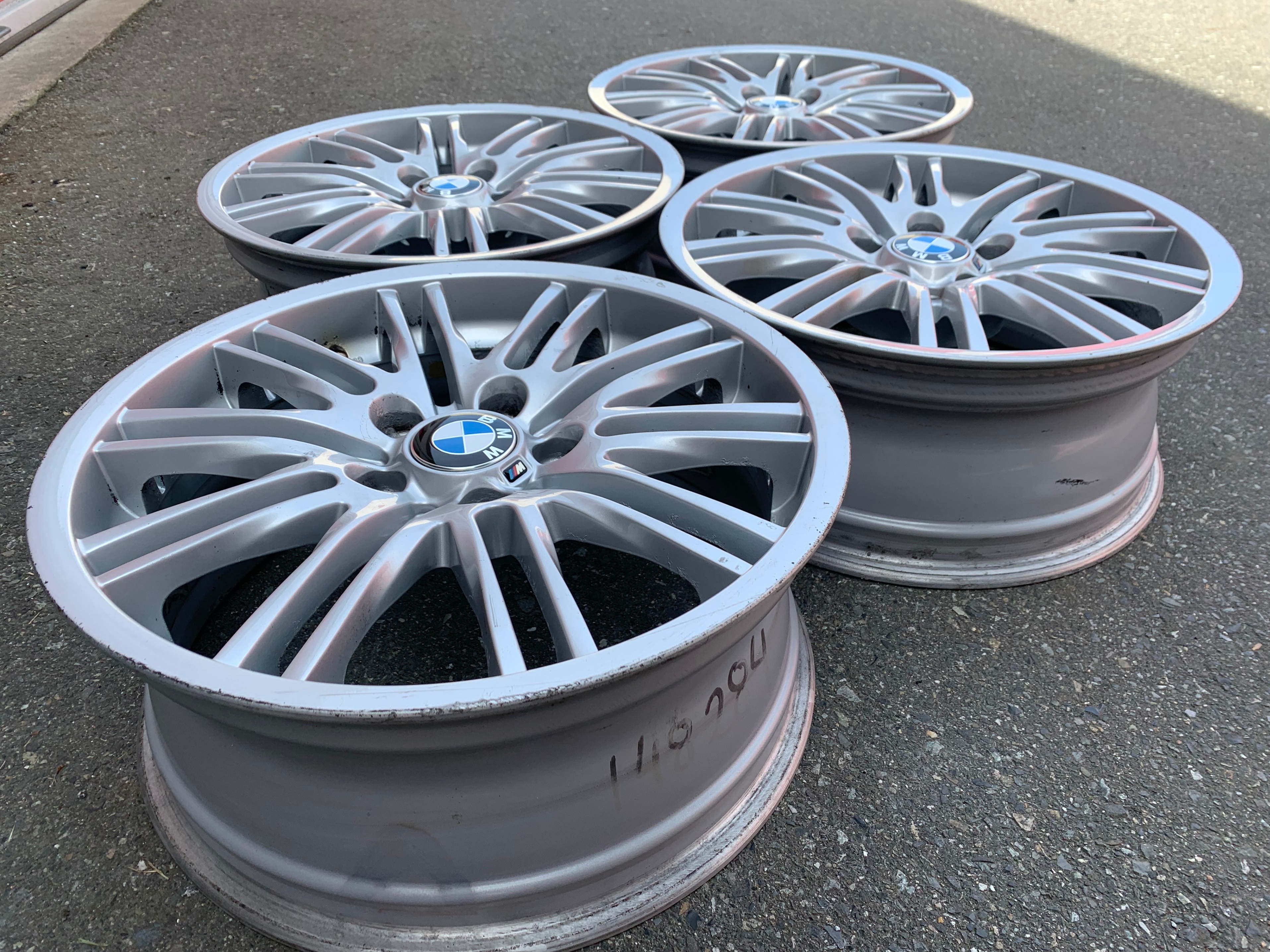 Set of Genuine Factory OEM 18X7.5 style 164 Z4 M3 rims good cond - photo 5