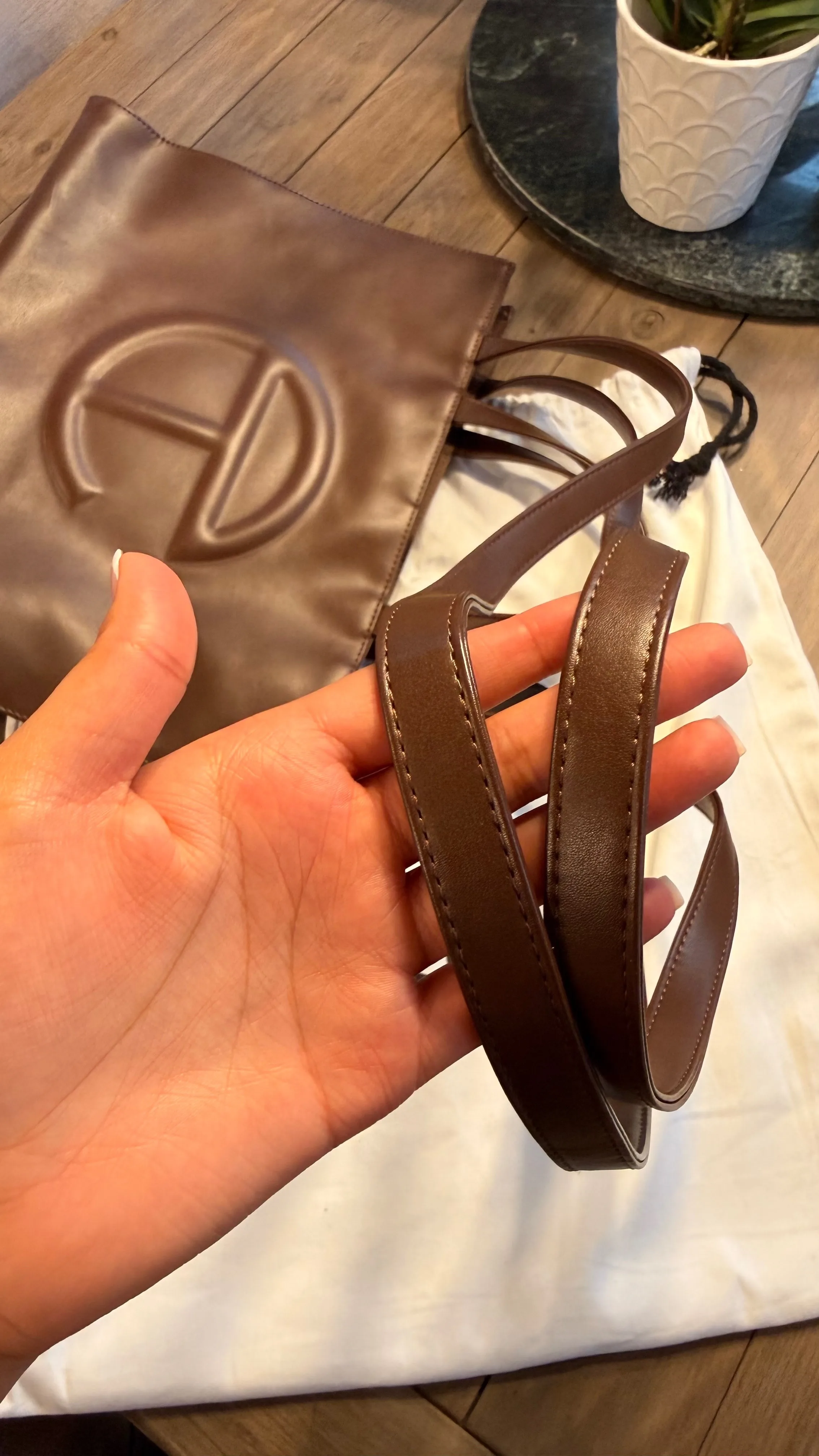 Telfar Medium Shopping Bag image indicator(5)