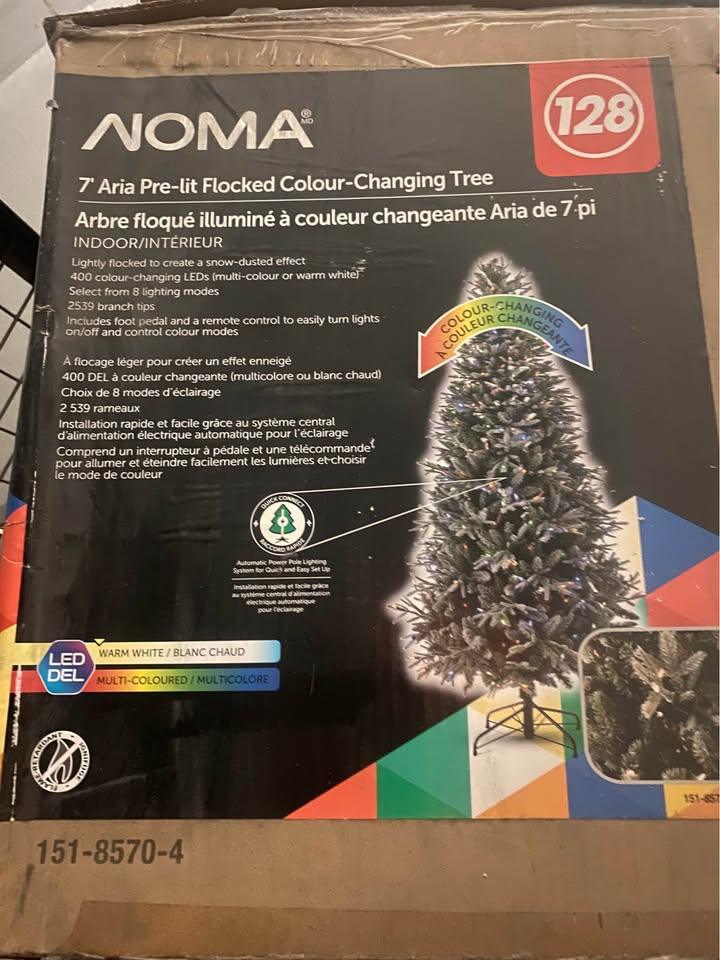 Snow Dusted Christmas Tree (LED Lights, Multicolour/White)