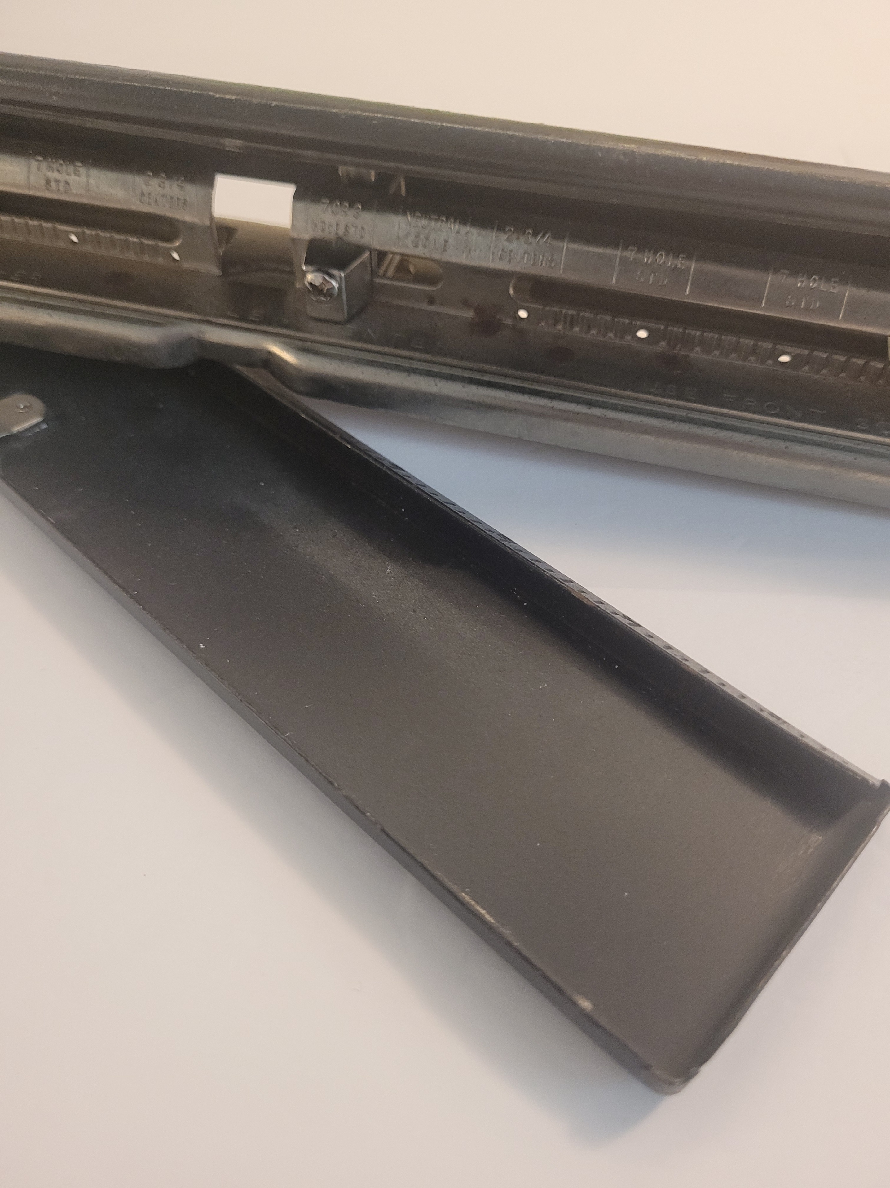 Adjustable Metal Three-Hole Punch - photo 5