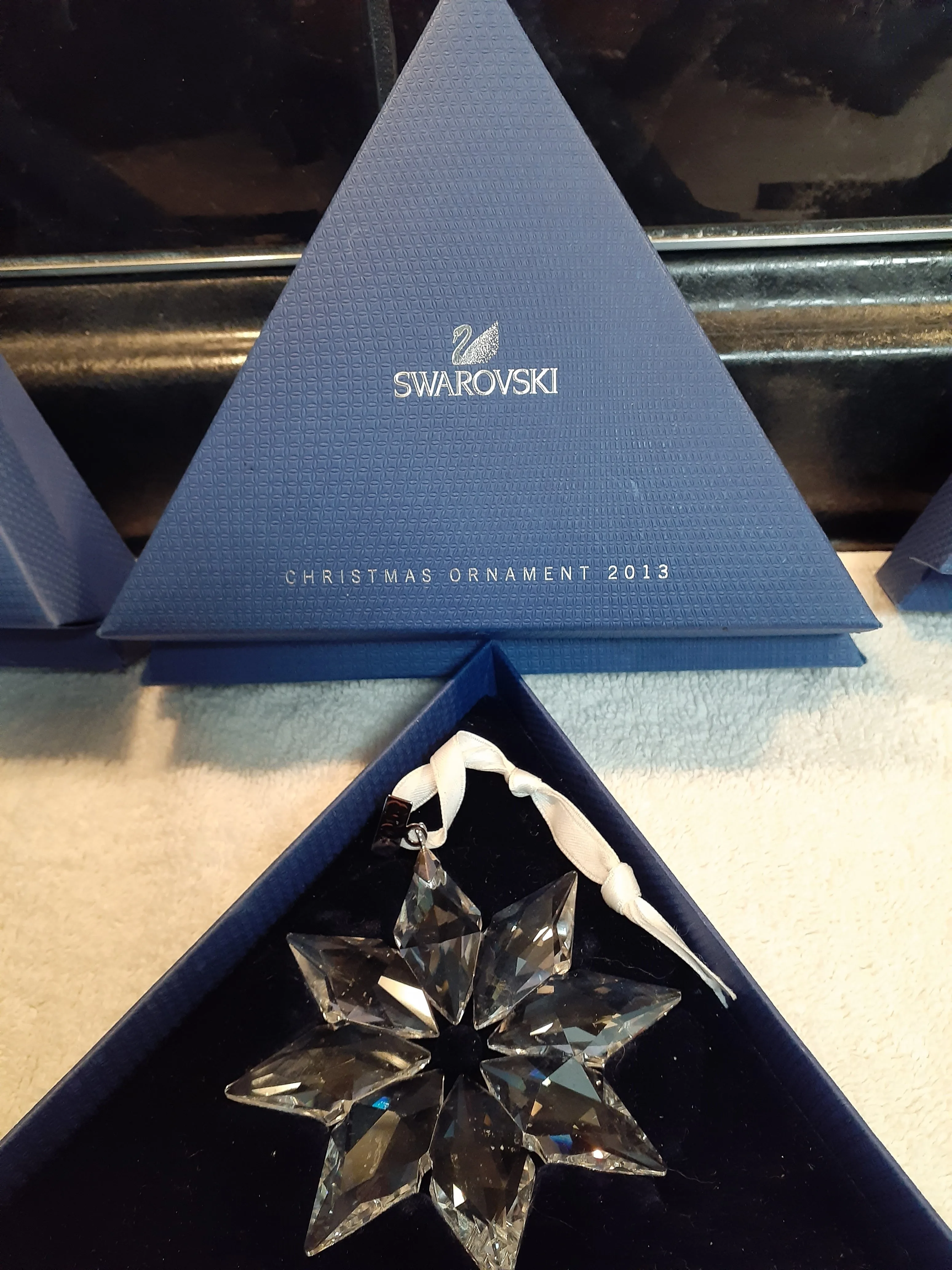 Swarovski Christmas Snowflake collection image indicator(3)