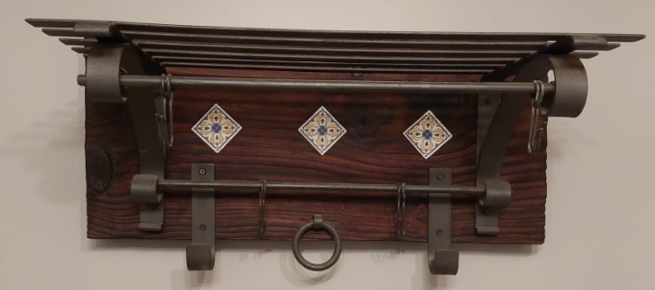 Solid Wood Wall Rack with Metal Hooks + 2 Cutting Boards