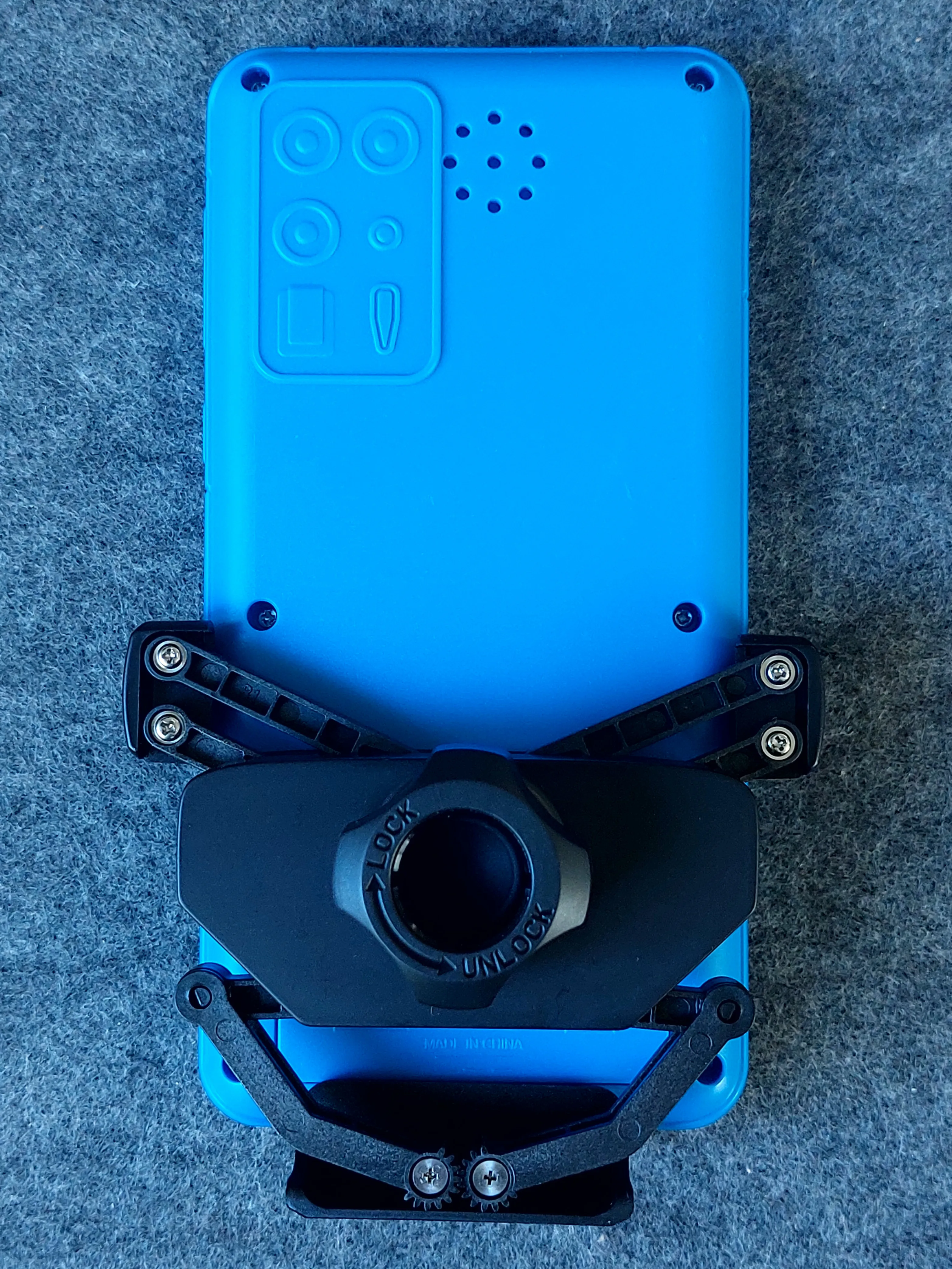 UGREEN Gravity Car Phone Mount image indicator(2)