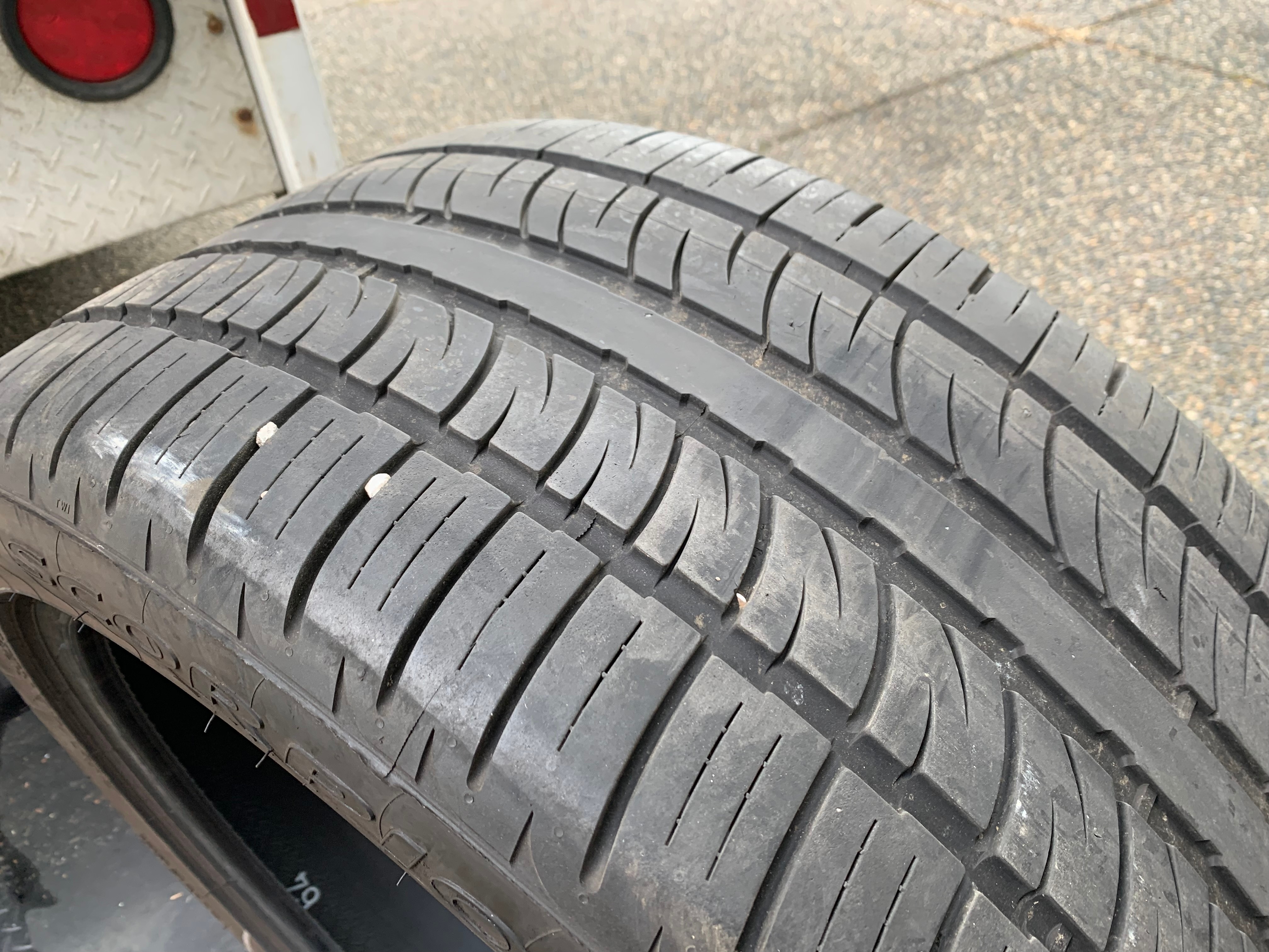 1 x single 295/40/22 Pirelli scorpion zero MO1 with 50% tread - photo 4
