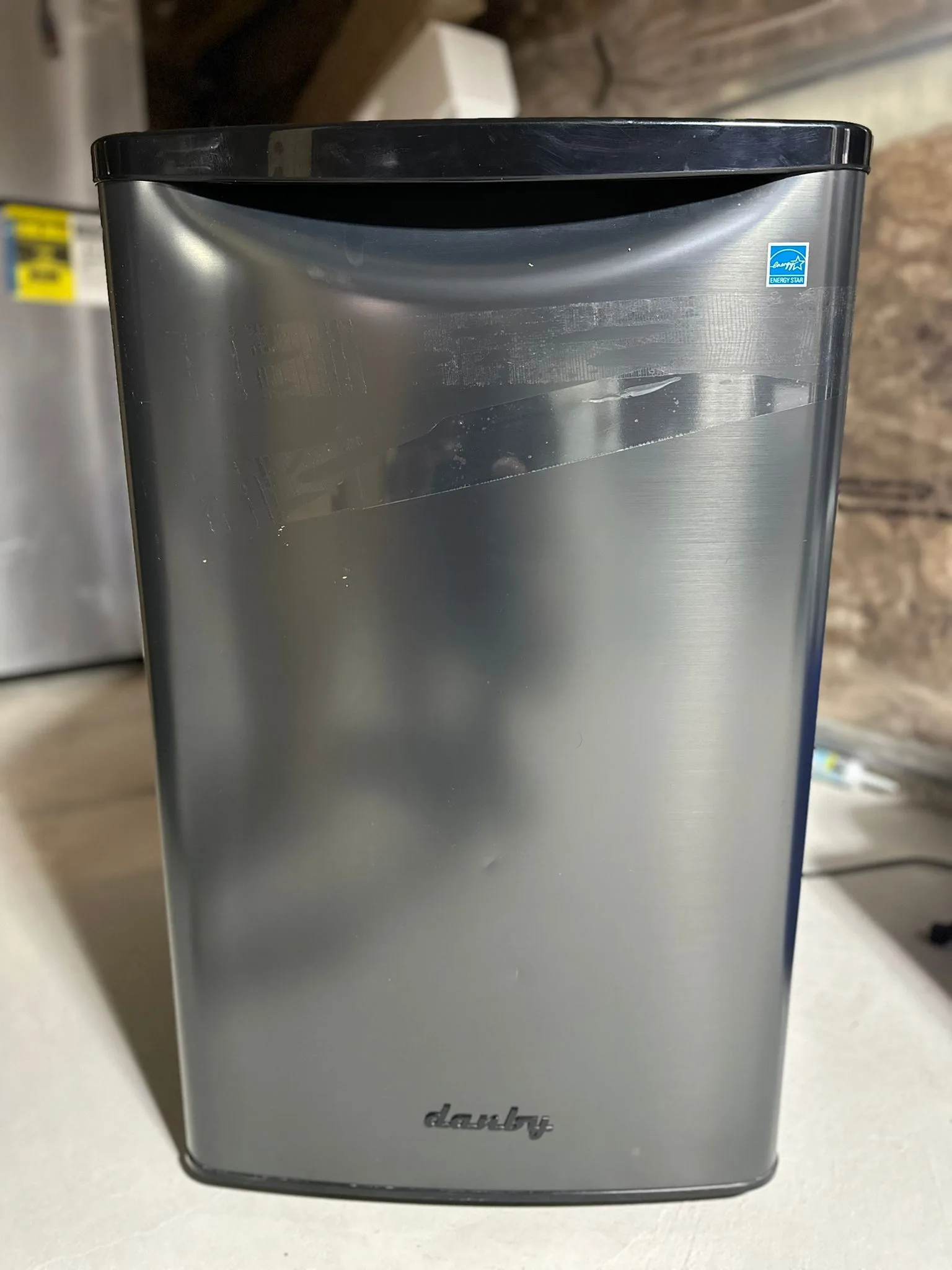 Danby 4.4 Cu. Ft. Freestanding Bar Fridge image indicator(5)