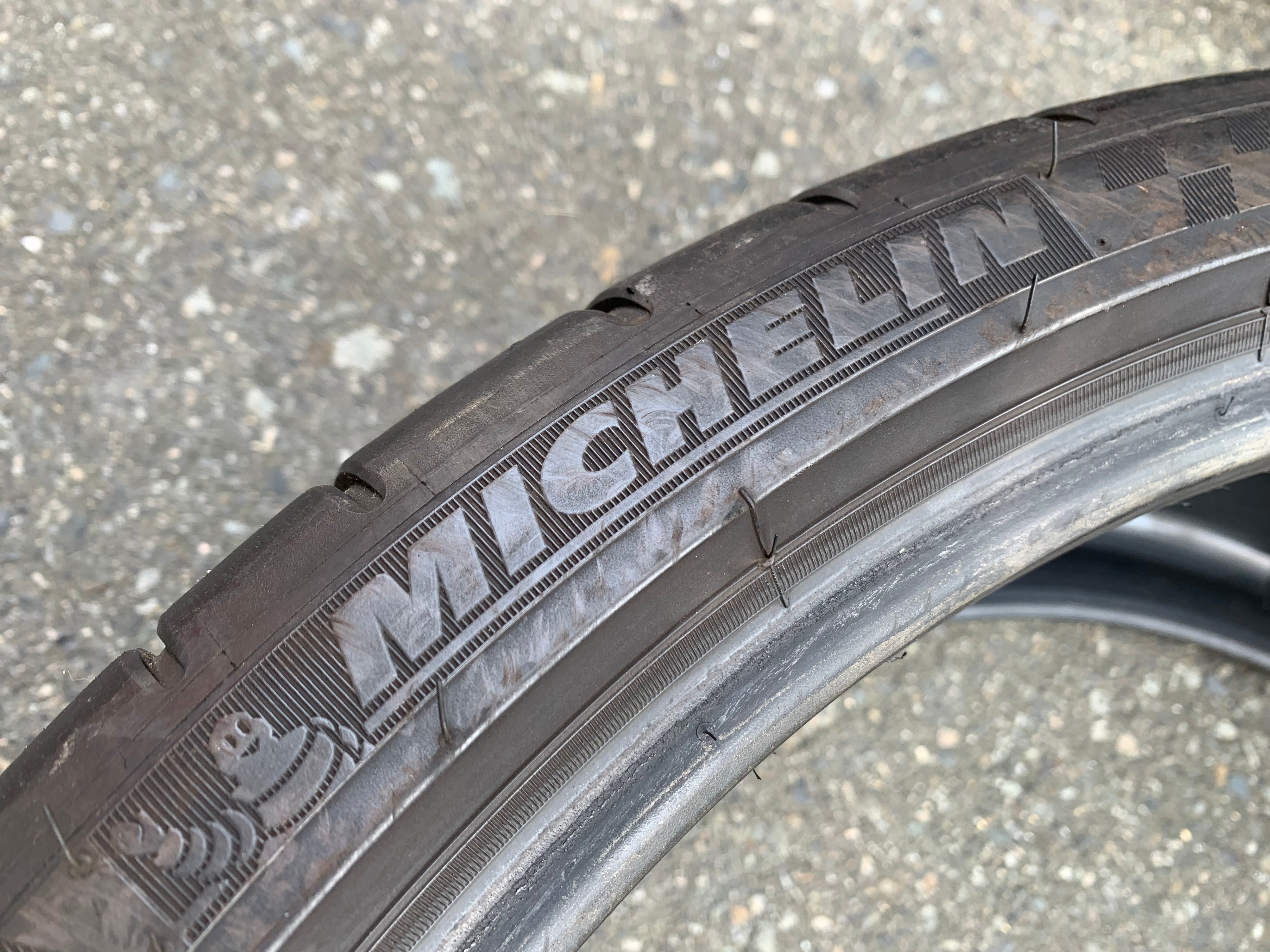 PAIR of 275/30/21 XL Michelin Pilot Sport ZP RFT with 60% tread - photo 4