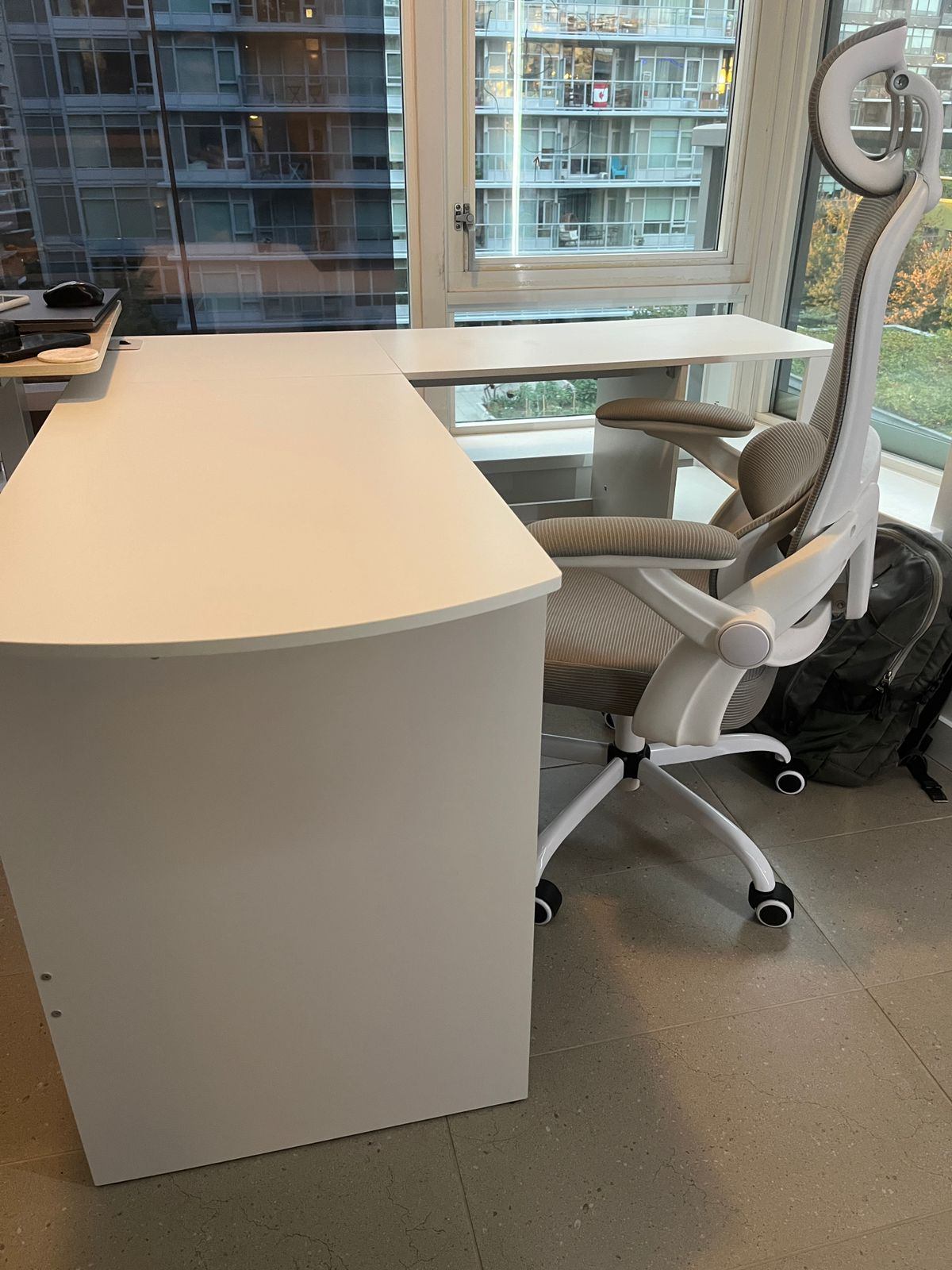 White L-shape desk. Perfect for home office. - photo 2