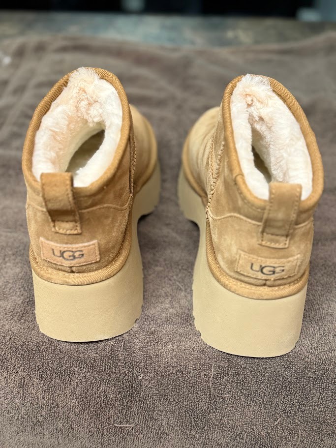 Women's Ugg Boots - photo 4