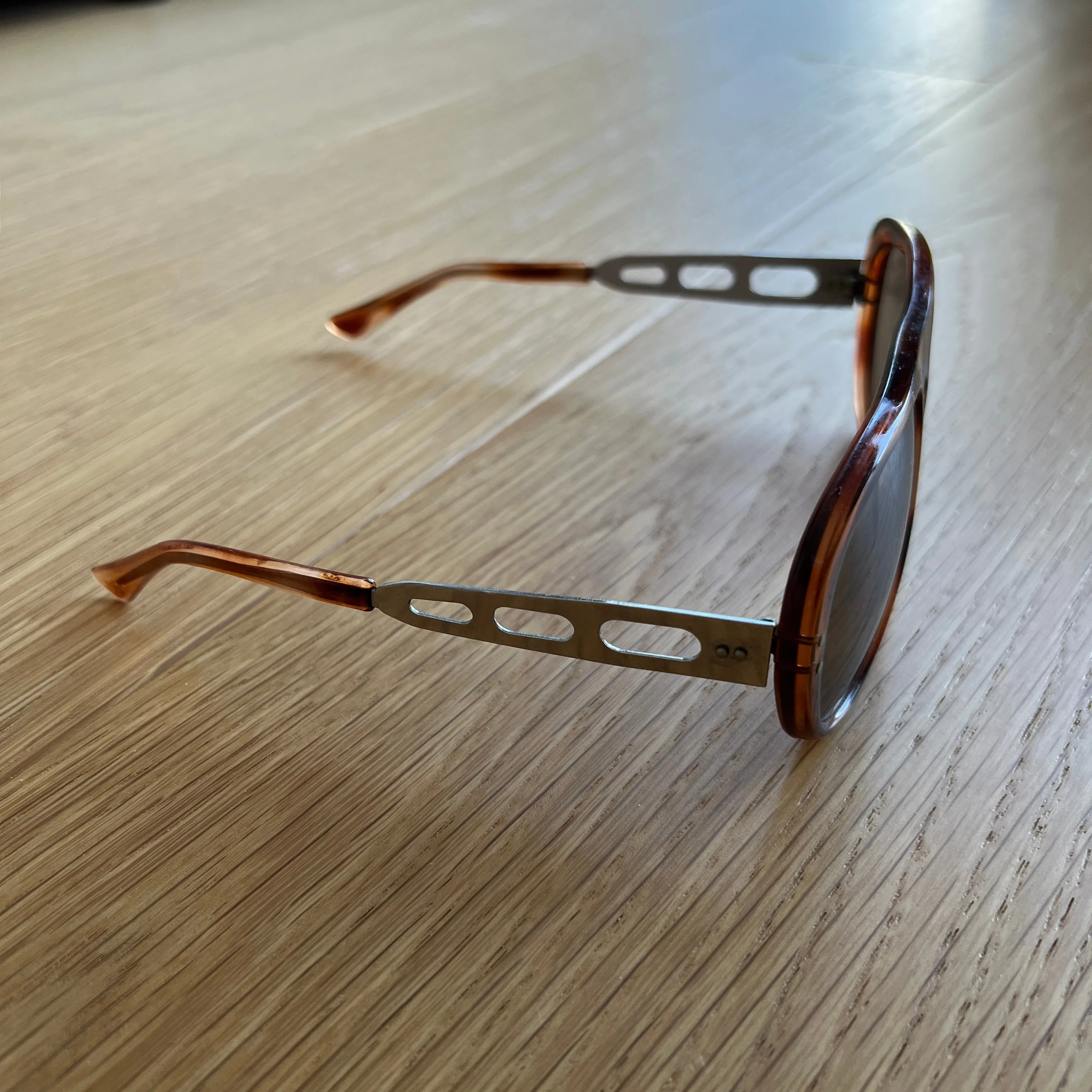 Vintage 70s Tortoiseshell 'Elvis' Aviator Sunglasses Made France image indicator(4)