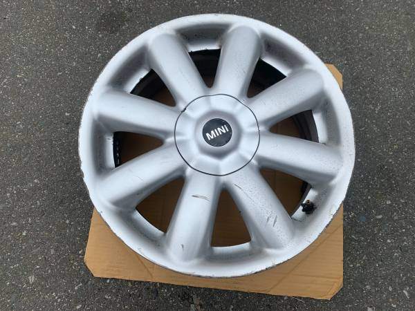 1 x single 17X7 et48 OEM Mini Cooper 4X100 rim in good cond