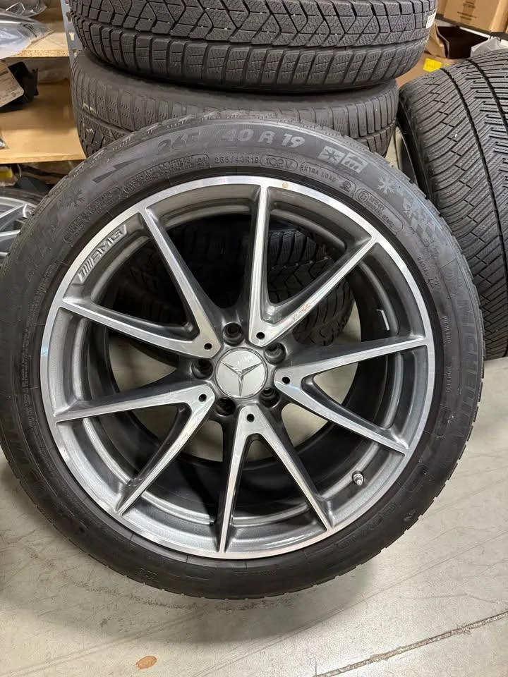 Mercedes E63 AMG winter tires and rims image indicator(2)