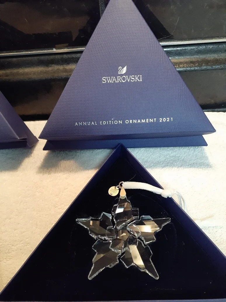 Swarovski Christmas Snowflake collection image indicator(10)