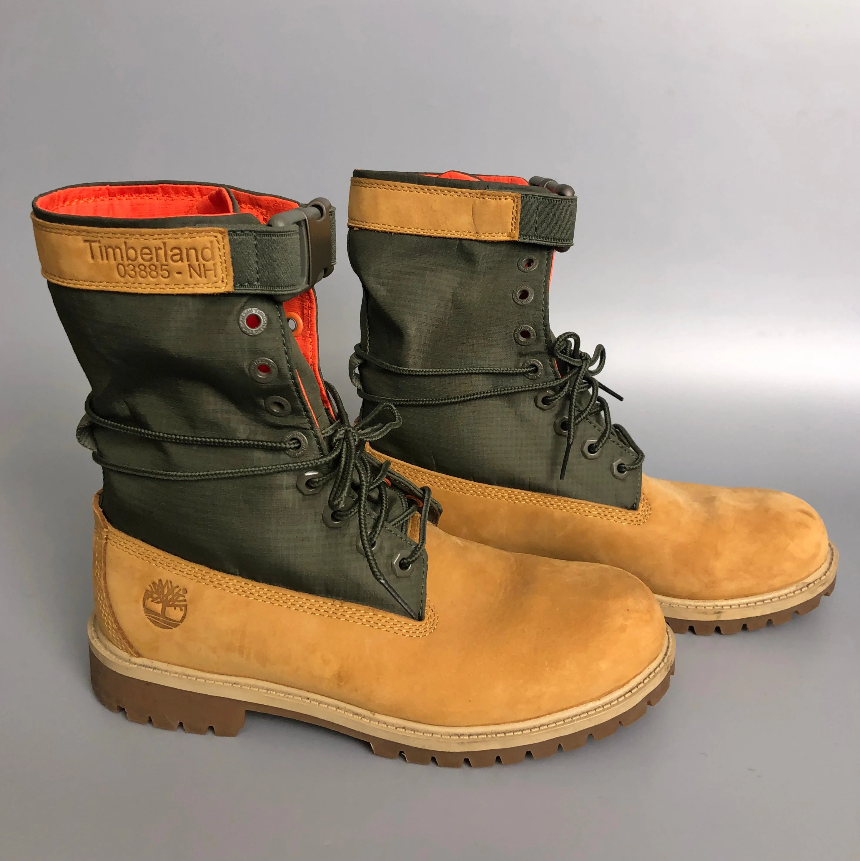 L👀k! Very Unique Timberland Suede Boots image indicator(3)