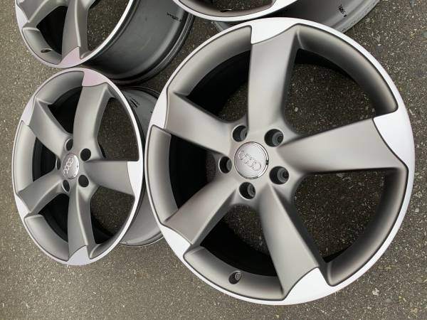 Set of 21x9" Genuine Audi Q7 4L0601025CE ET60 5x130 rims as new - photo 2