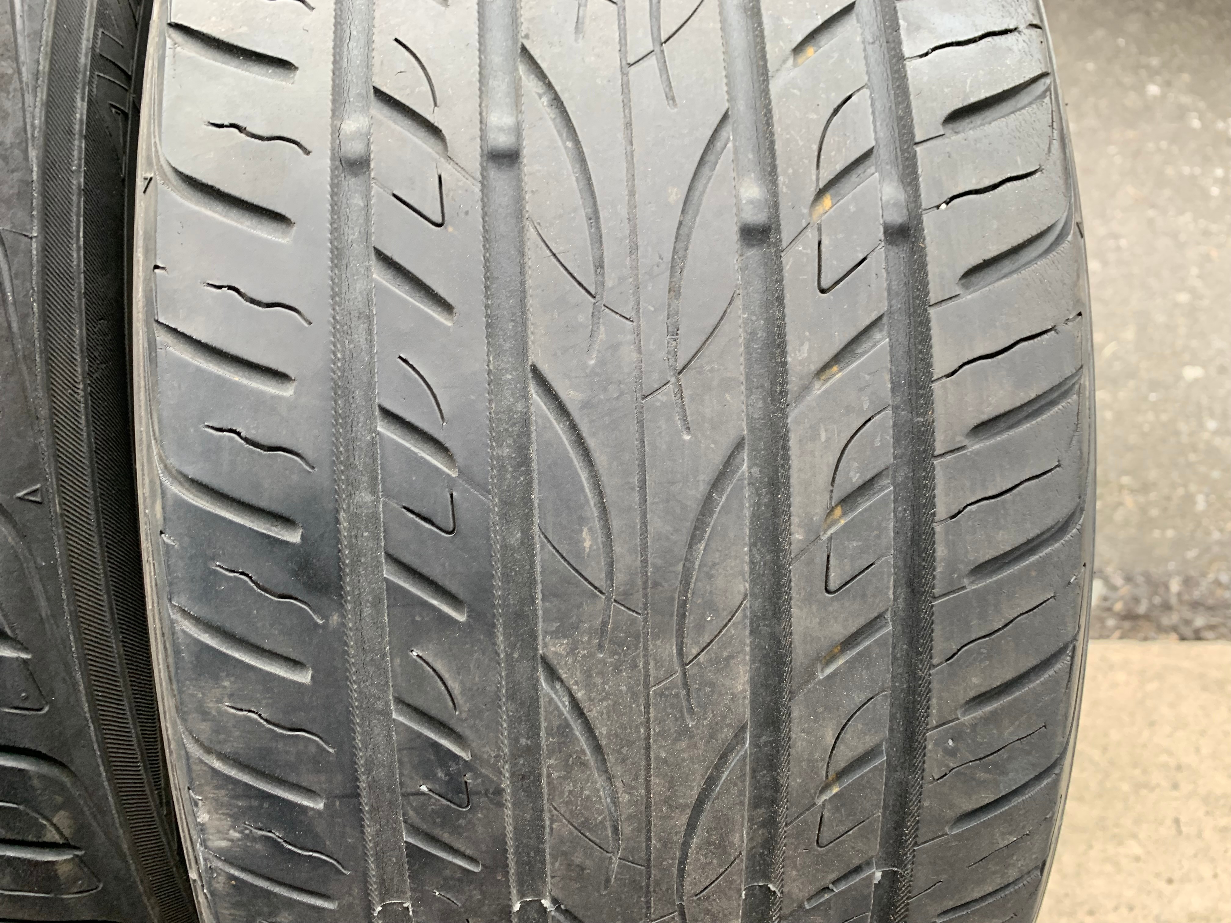 Pair of 215/45/17 87W M+S Yokohama Avid Envigor with 50% tread - photo 2
