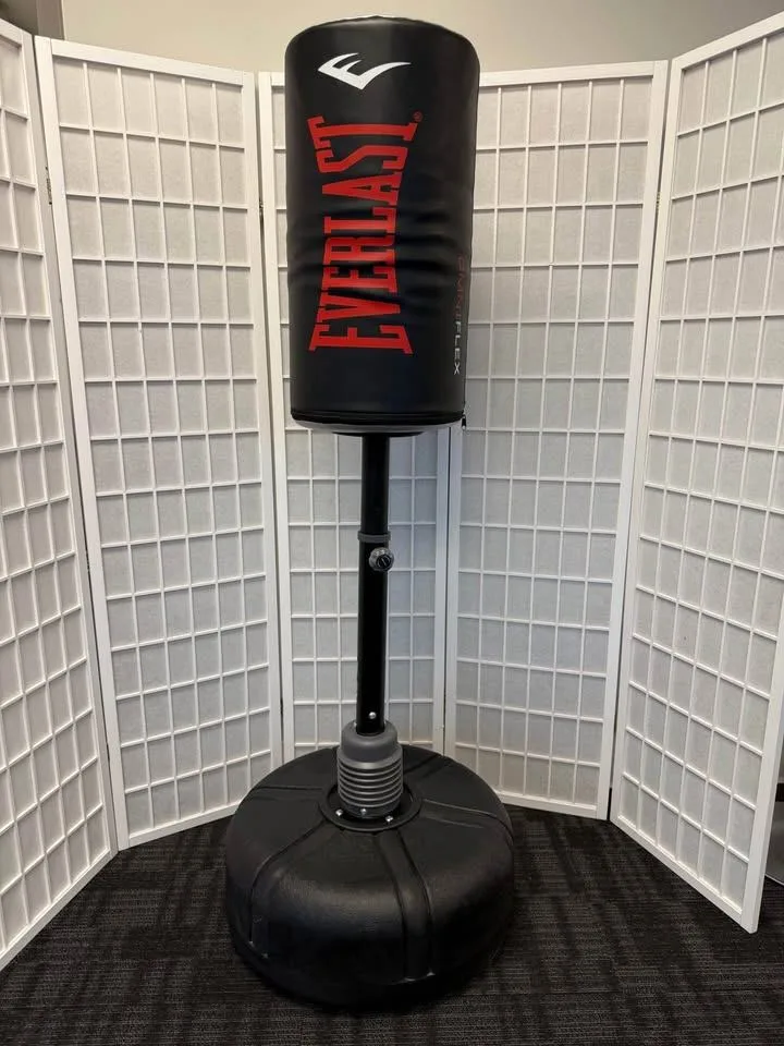 (Everlast) Omni-Flex Freestanding Boxing Bag thumbnail