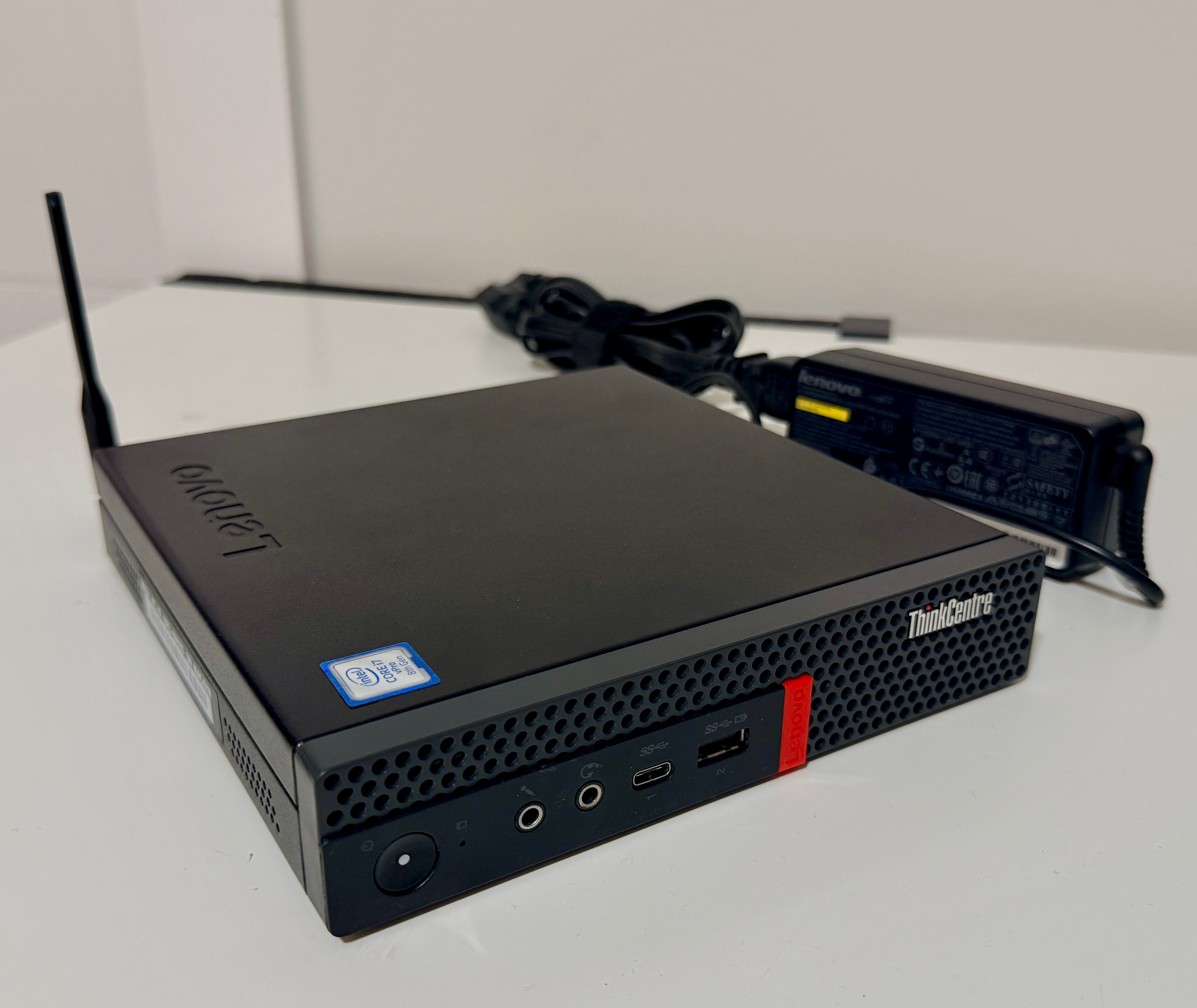 Lenovo M920q Tiny PC / i7-8700T / 12GB / 256GB NVMe / Win 11 PRO