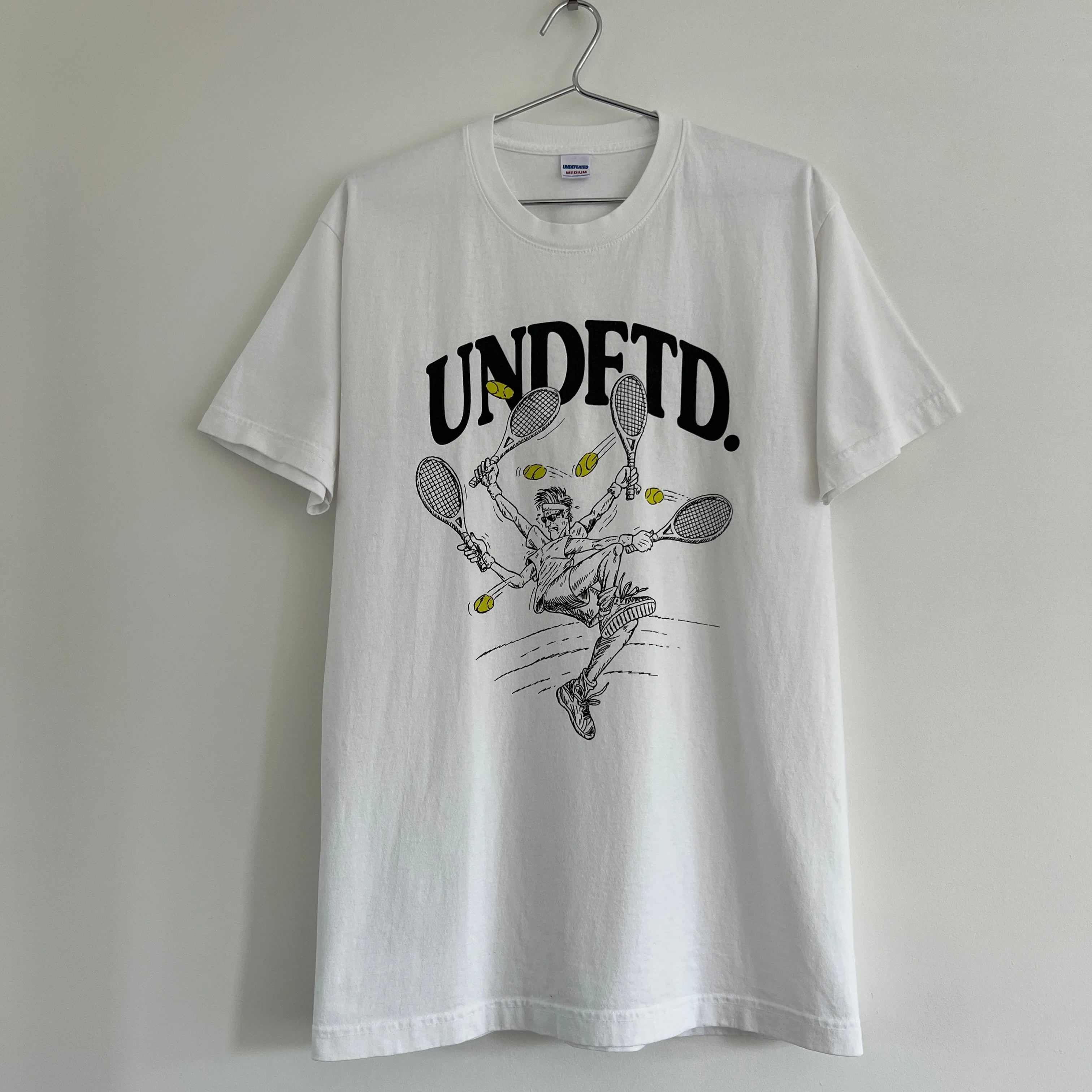 UNDEFEATED Tennis Graphic Tee T-Shirt - Size M thumbnail
