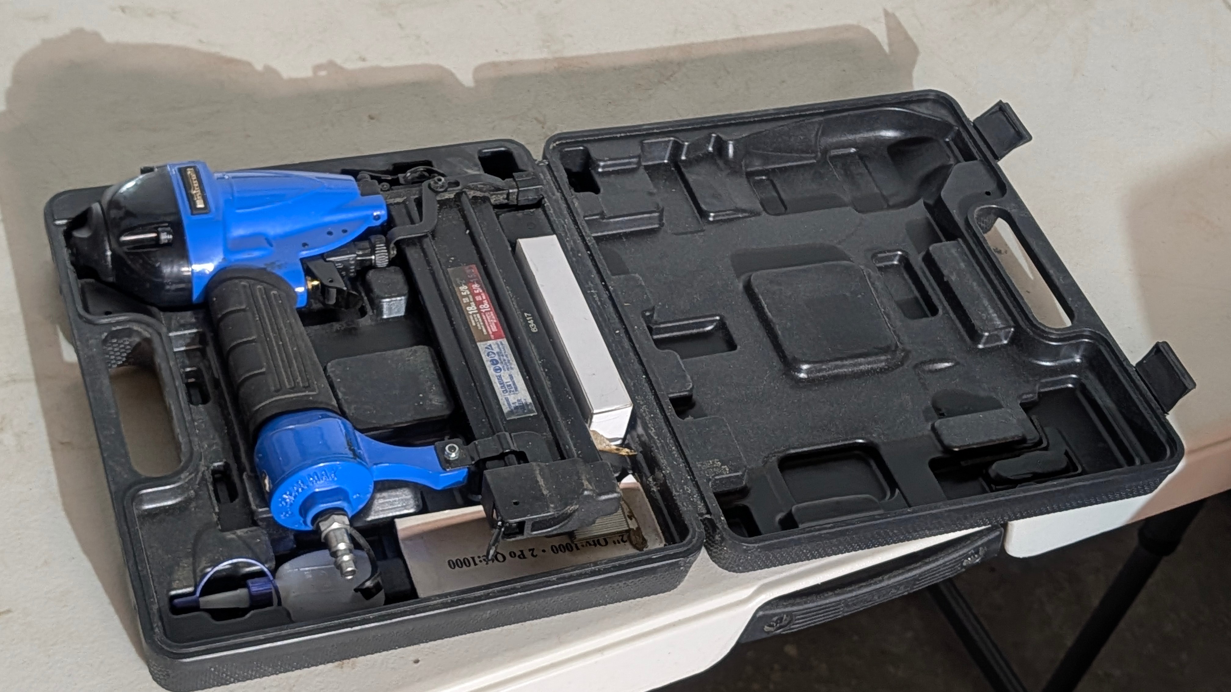 Mastercraft 18-Gauge Pneumatic Nailer/Staple Gun