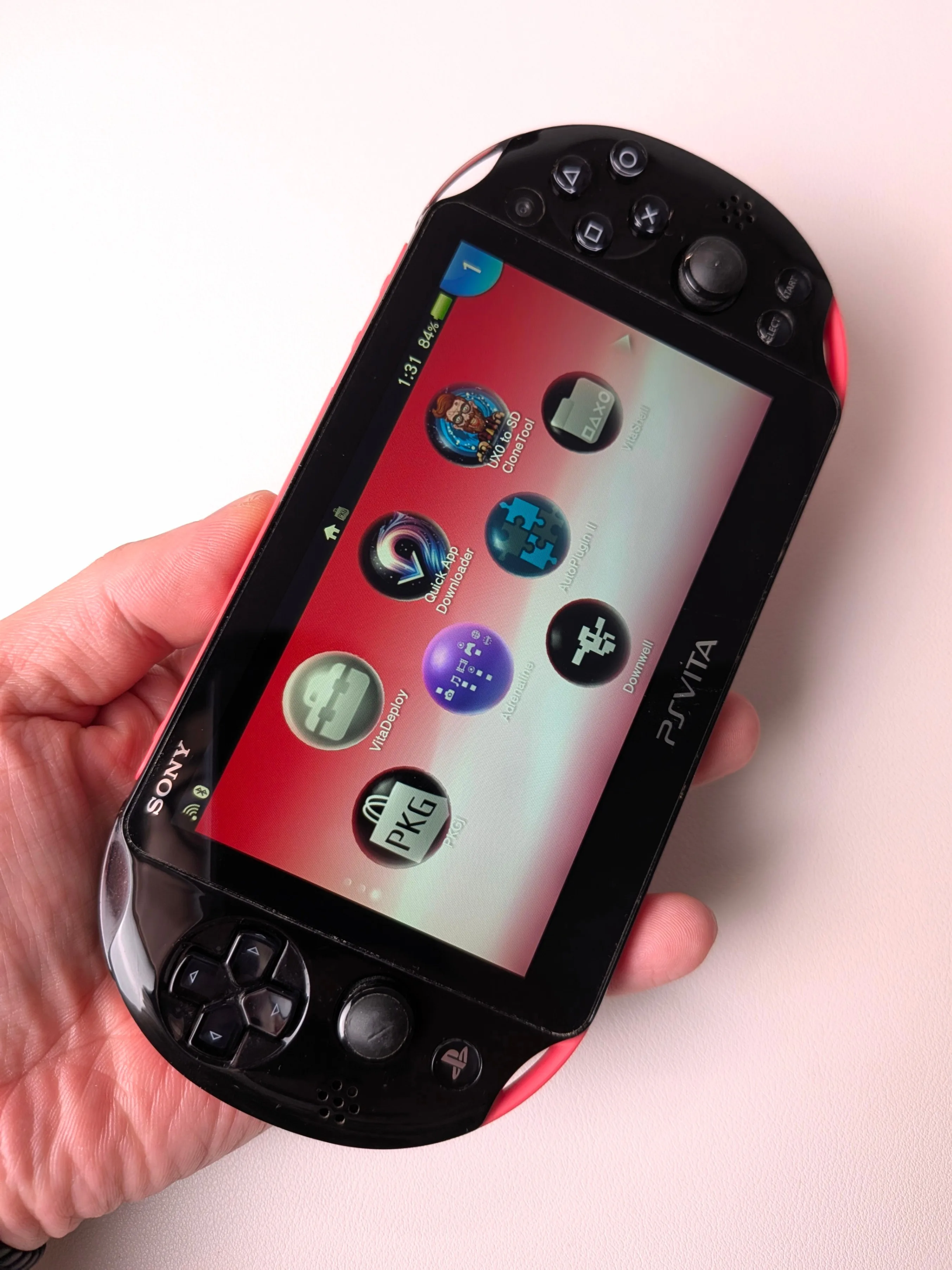 Sony PS Vita 2000 HotPink Modded image indicator(2)