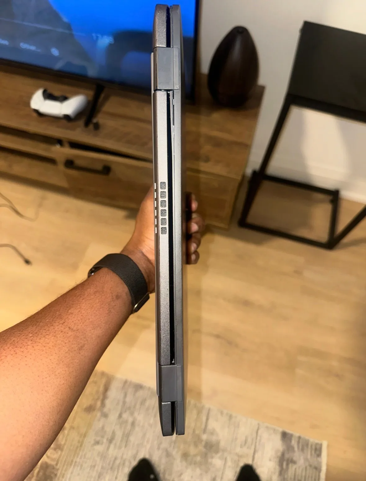 Dell Latitude 7420 Lapetop – i7 / 16GB RAM / 512GB SSD image indicator(7)