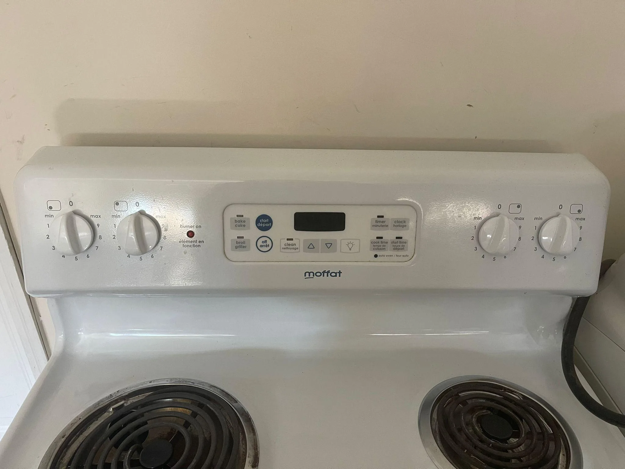 Moffat Stove with Oven Old Model - Price Negotiable image indicator(4)