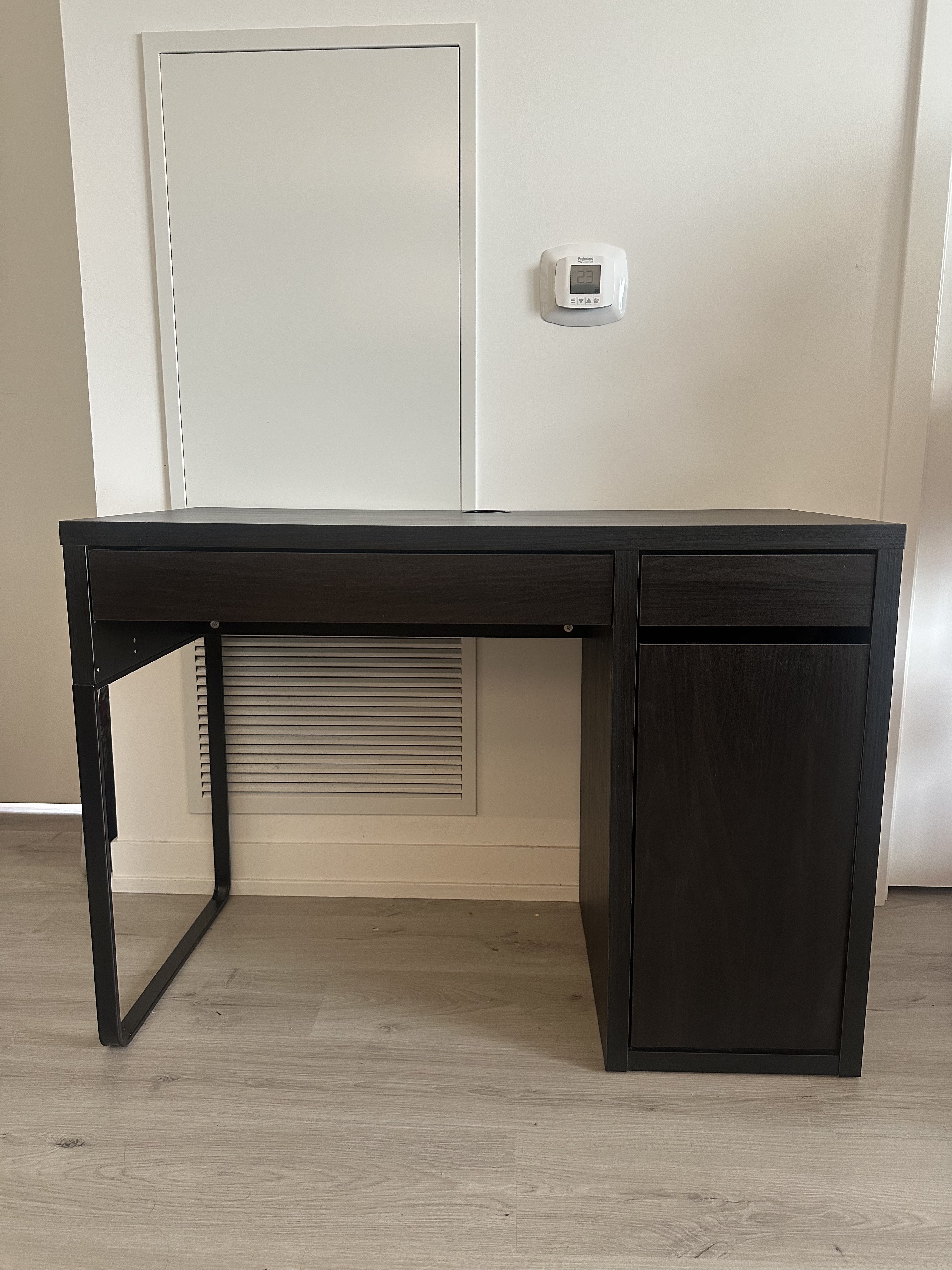 IKEA MICKE Desk – Black-Brown (Like New!) - photo 3